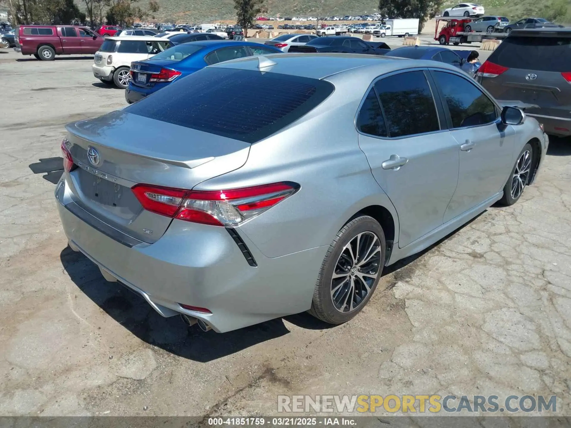 4 fotografías del automóvil dañado 4T1B11HK2KU710252 TOYOTA CAMRY 2019