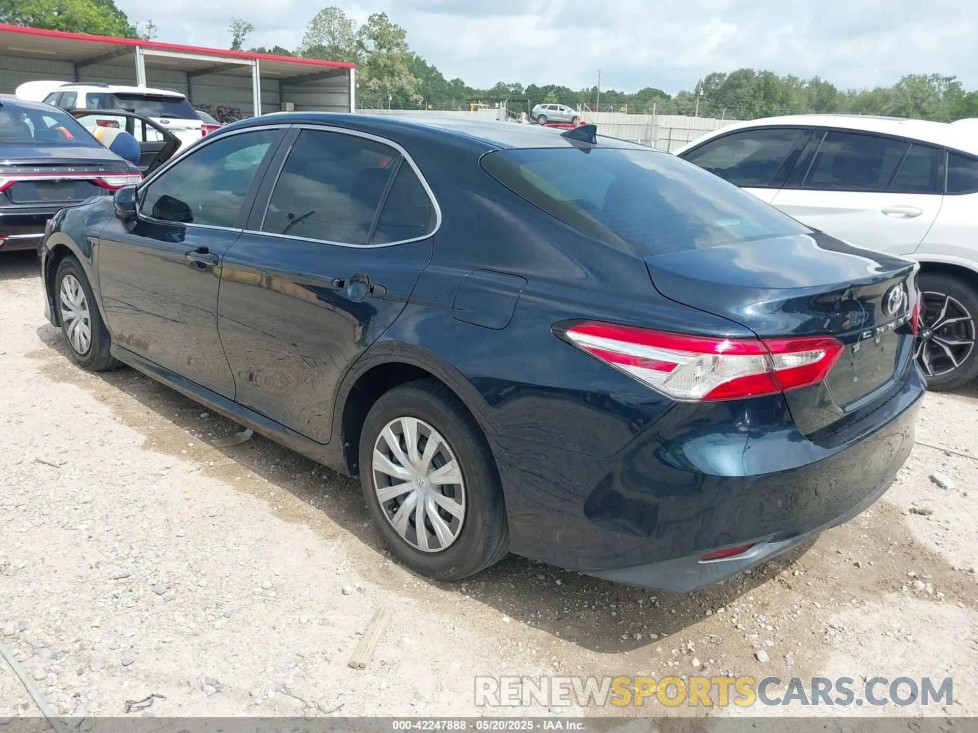 3 fotografías del automóvil dañado 4T1B11HK2KU713944 TOYOTA CAMRY 2019