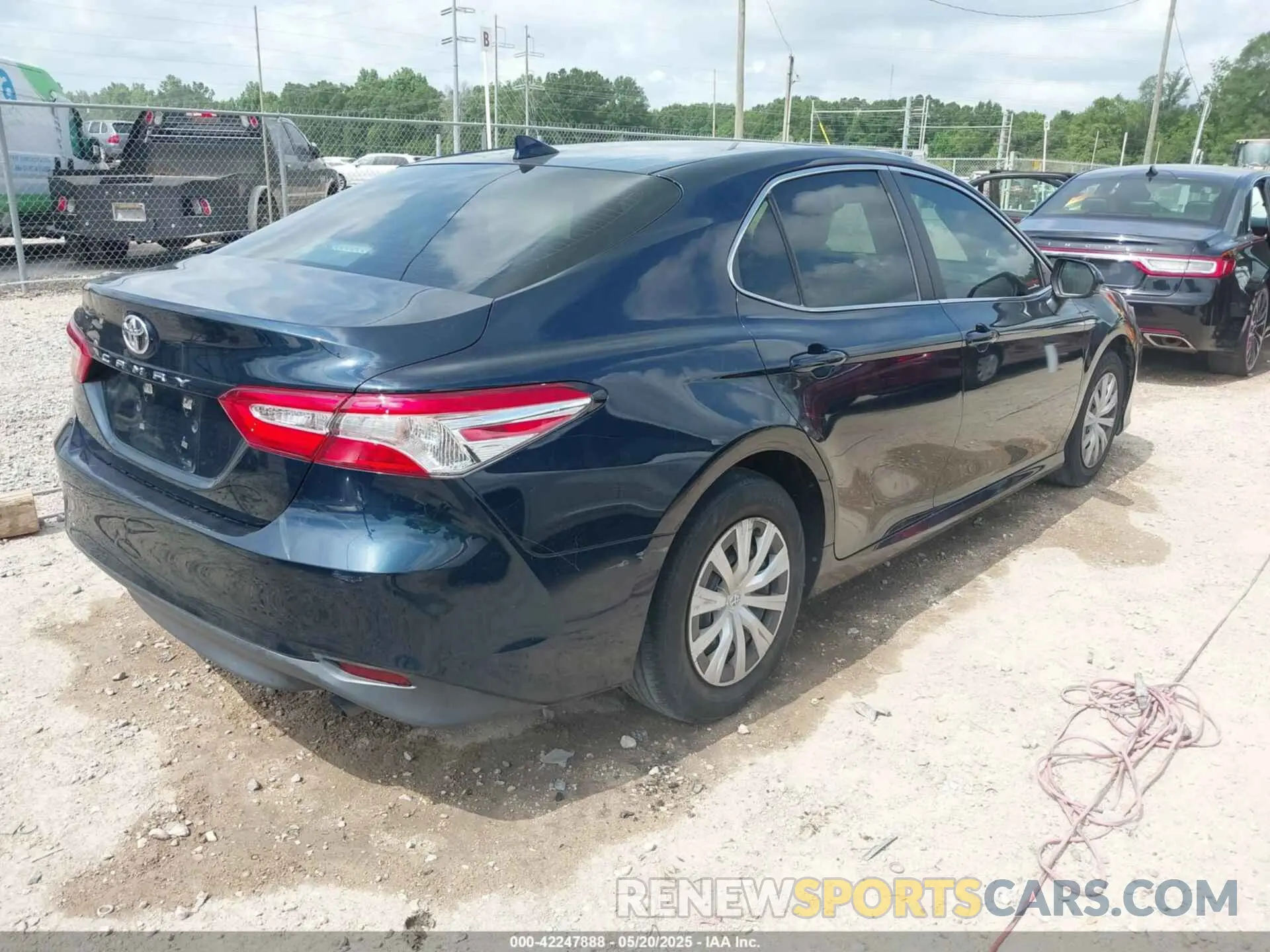 4 fotografías del automóvil dañado 4T1B11HK2KU713944 TOYOTA CAMRY 2019
