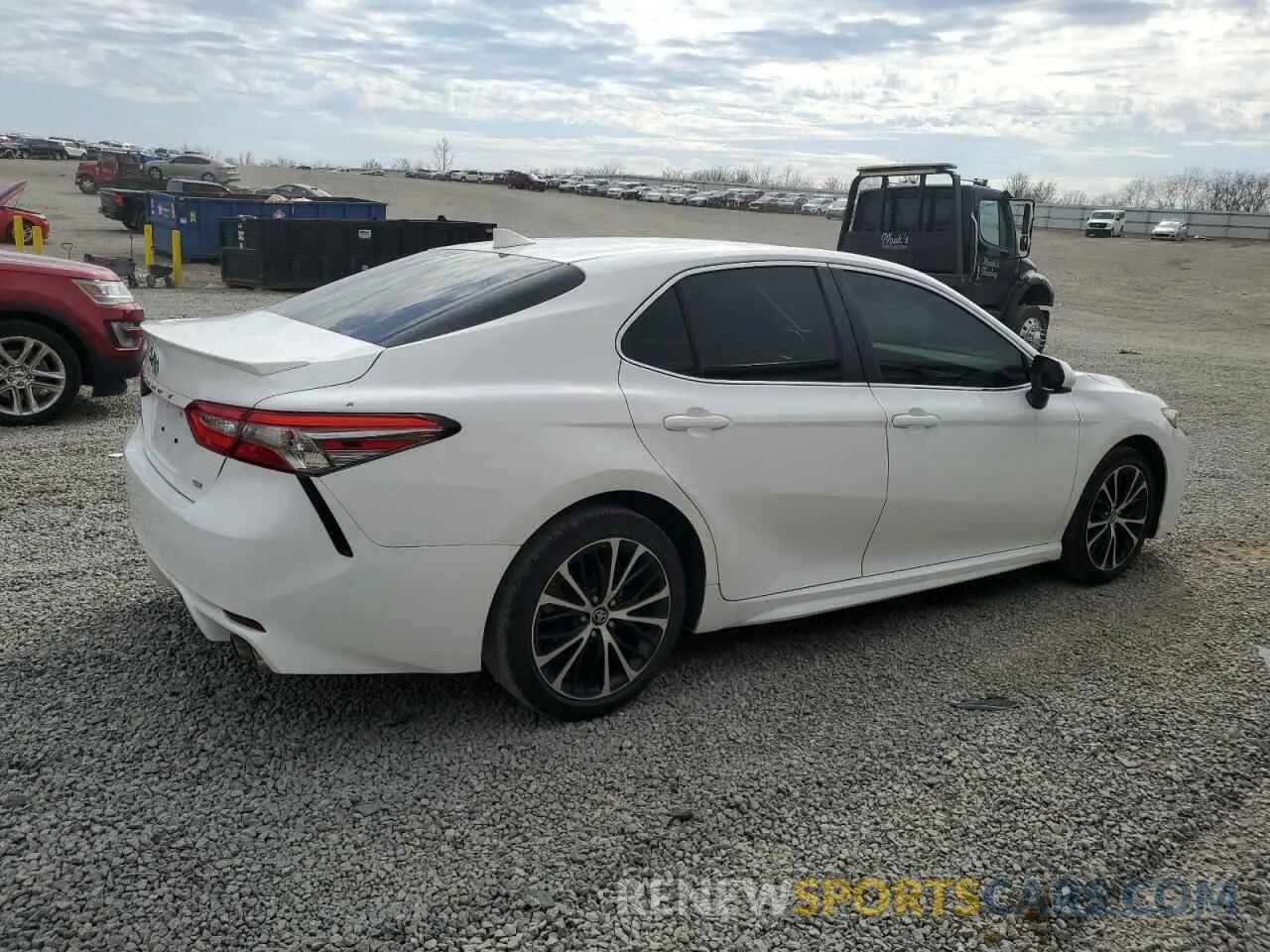 3 fotografías del automóvil dañado 4T1B11HK2KU724006 TOYOTA CAMRY 2019