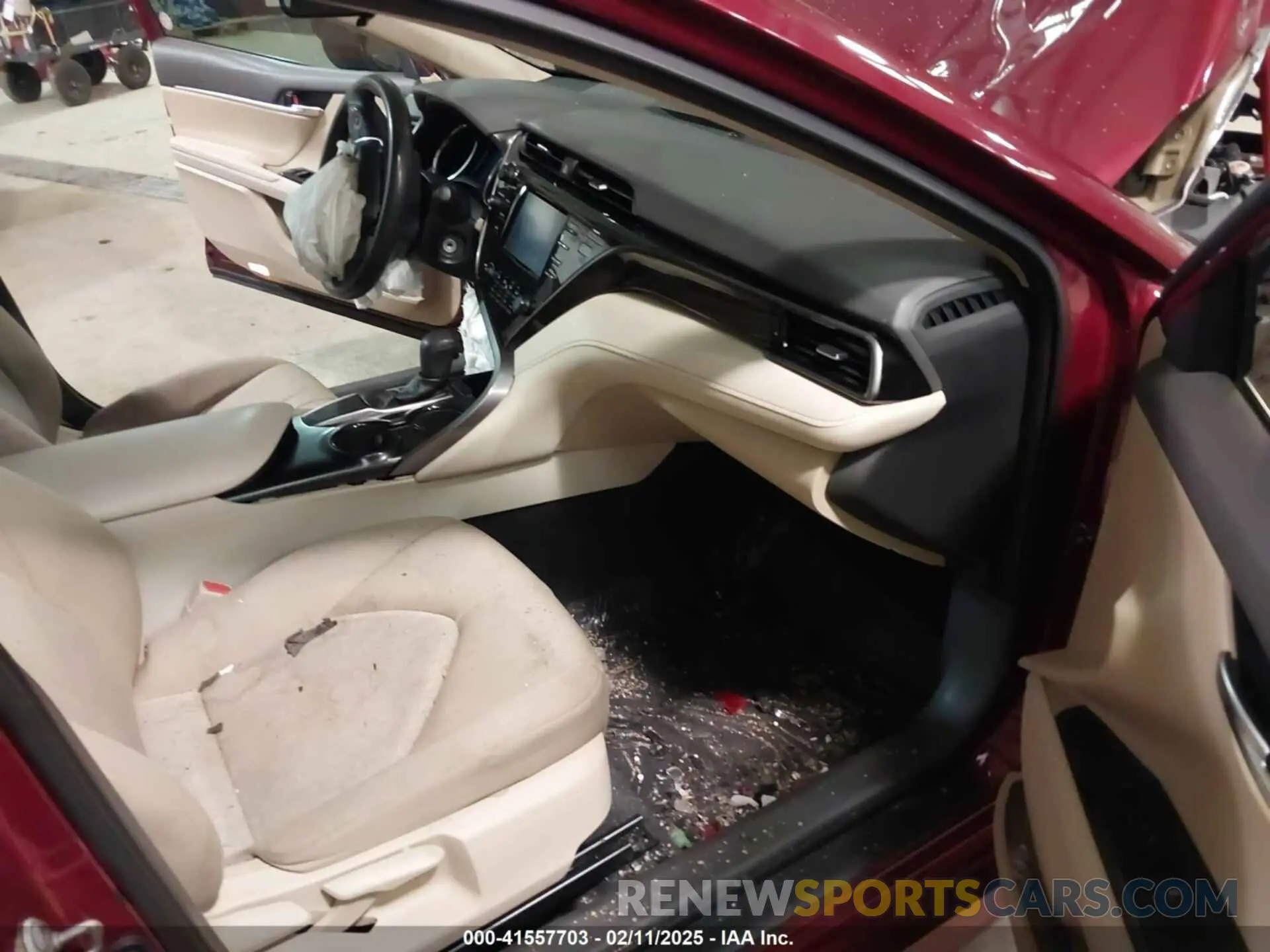 5 fotografías del automóvil dañado 4T1B11HK2KU737712 TOYOTA CAMRY 2019