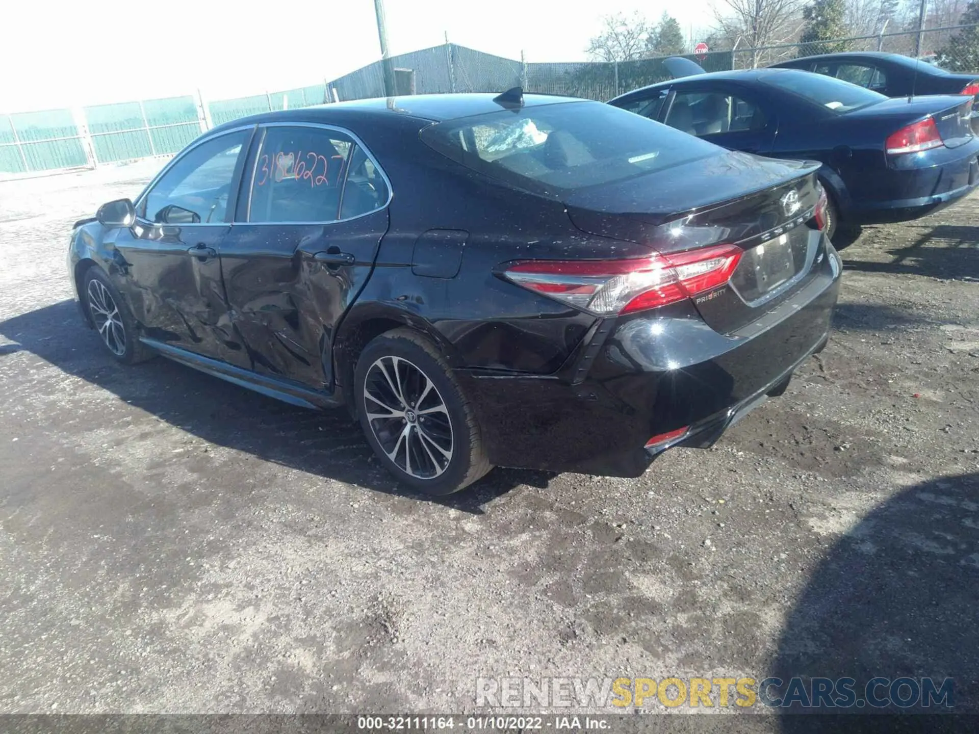 3 fotografías del automóvil dañado 4T1B11HK2KU738875 TOYOTA CAMRY 2019