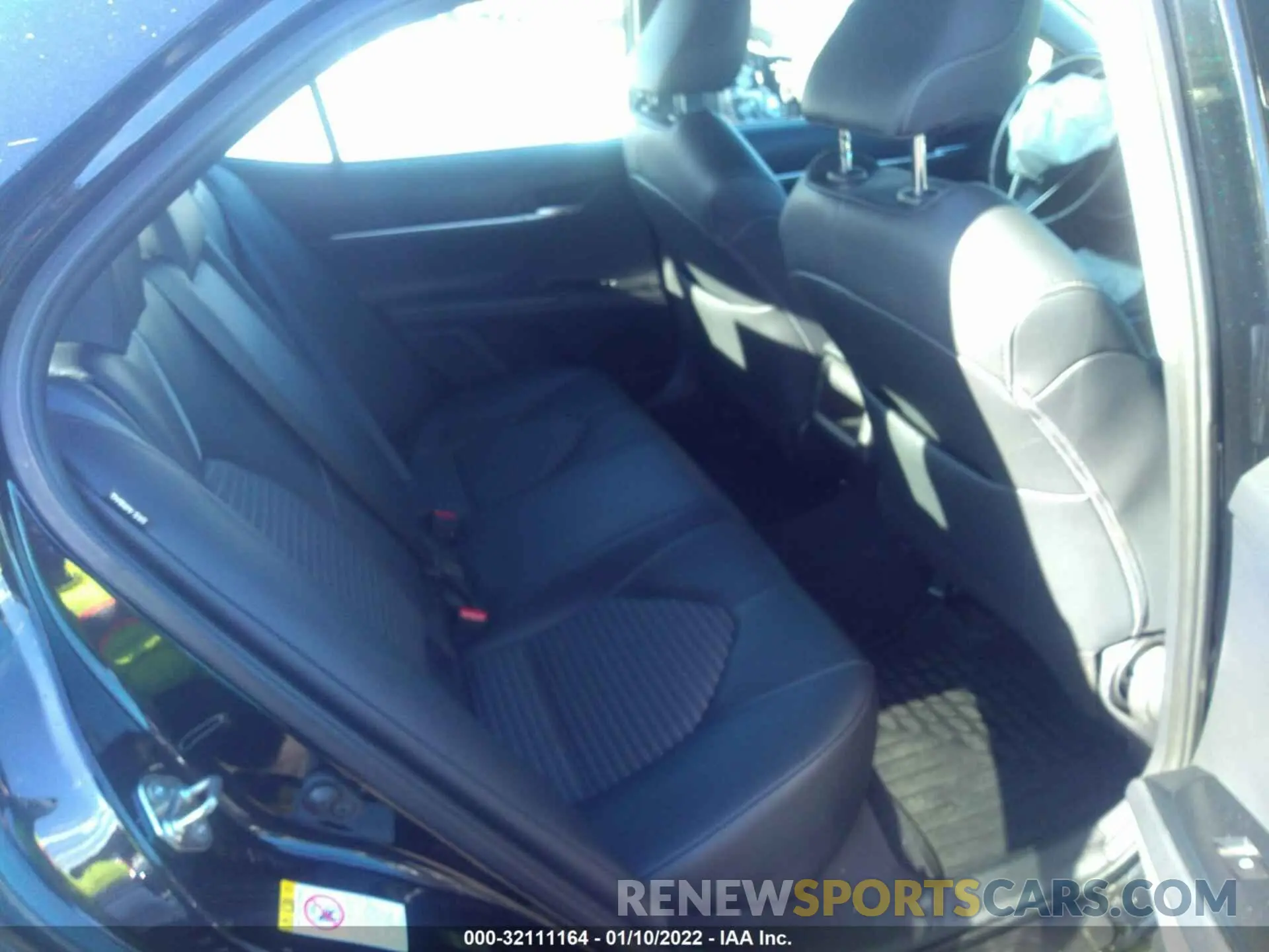 8 fotografías del automóvil dañado 4T1B11HK2KU738875 TOYOTA CAMRY 2019
