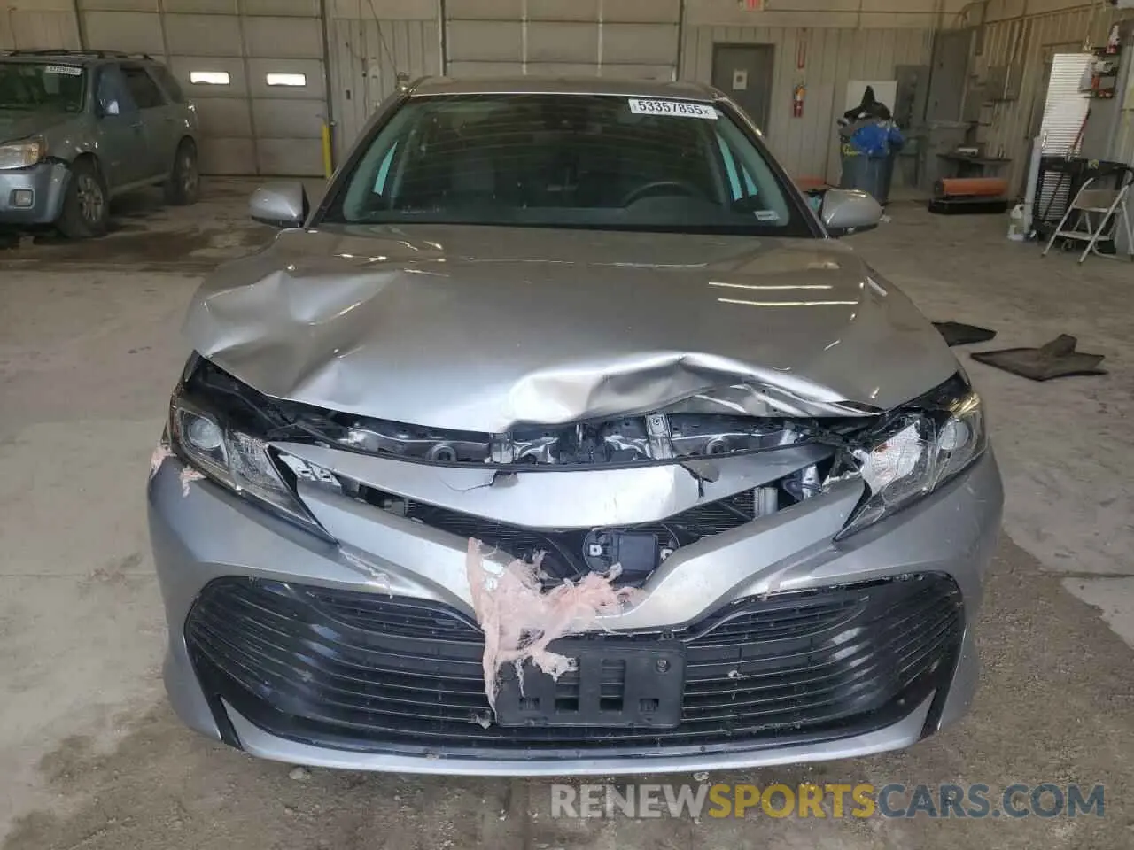5 fotografías del automóvil dañado 4T1B11HK2KU745762 TOYOTA CAMRY 2019