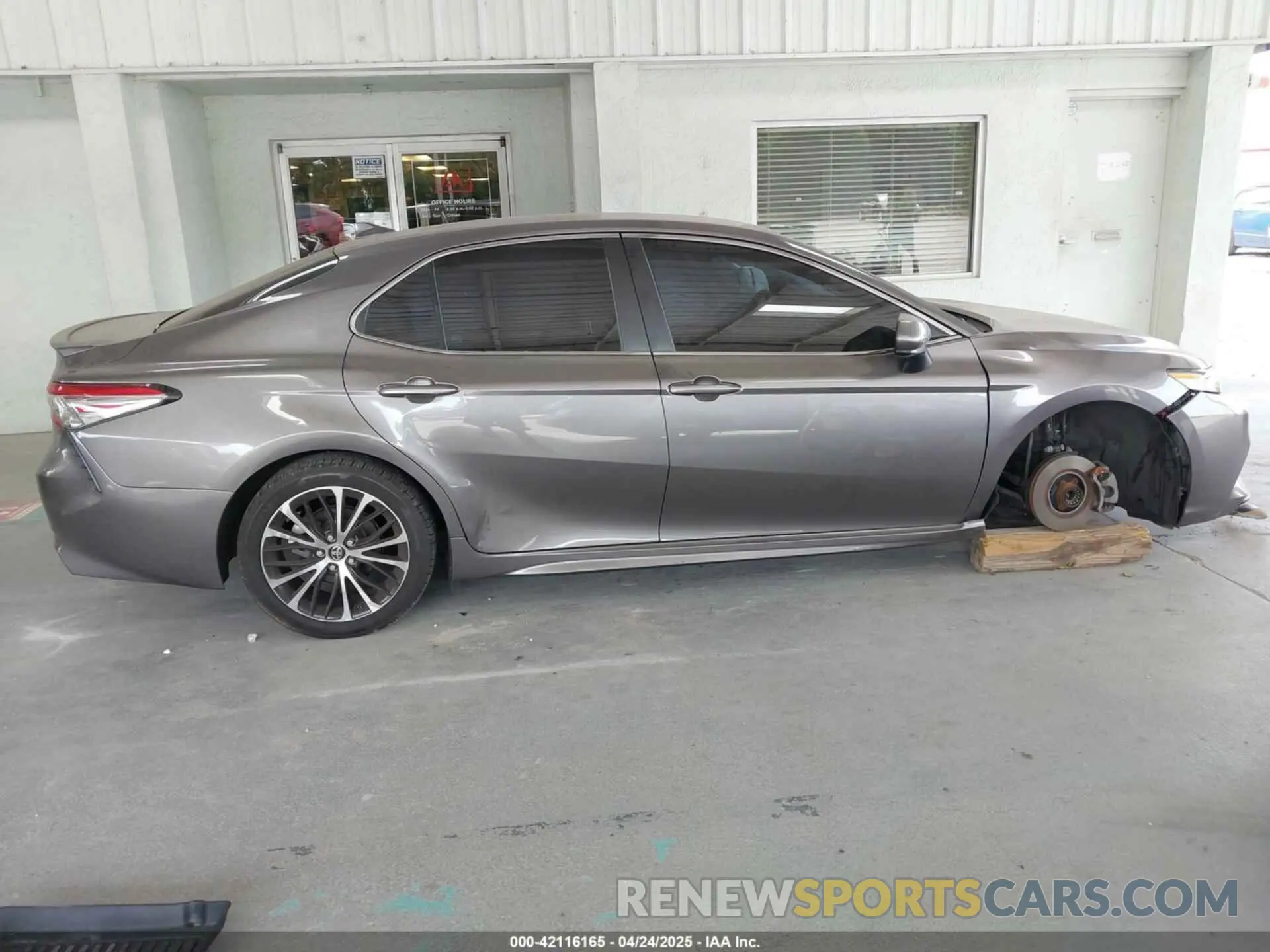13 fotografías del automóvil dañado 4T1B11HK2KU756440 TOYOTA CAMRY 2019