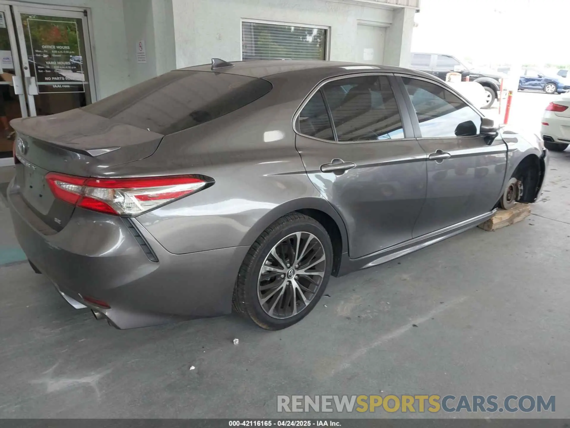 4 fotografías del automóvil dañado 4T1B11HK2KU756440 TOYOTA CAMRY 2019