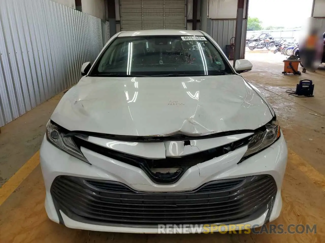 5 fotografías del automóvil dañado 4T1B11HK2KU761413 TOYOTA CAMRY 2019