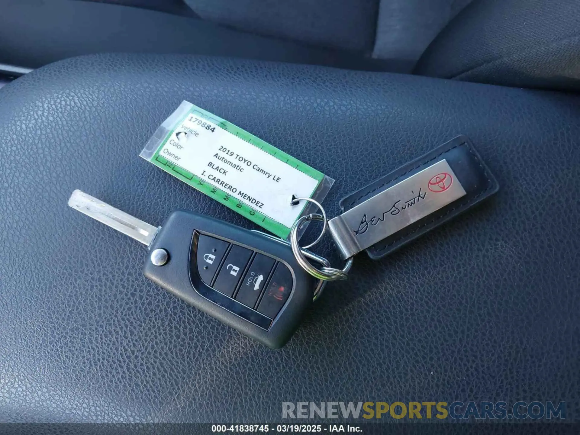 11 fotografías del automóvil dañado 4T1B11HK2KU763808 TOYOTA CAMRY 2019