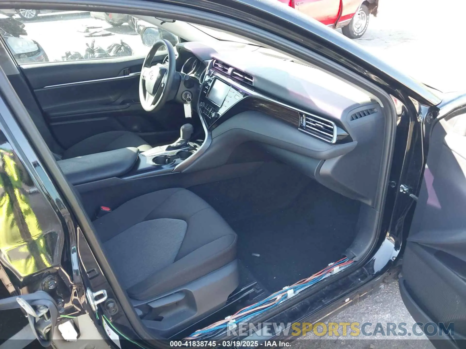 5 fotografías del automóvil dañado 4T1B11HK2KU763808 TOYOTA CAMRY 2019