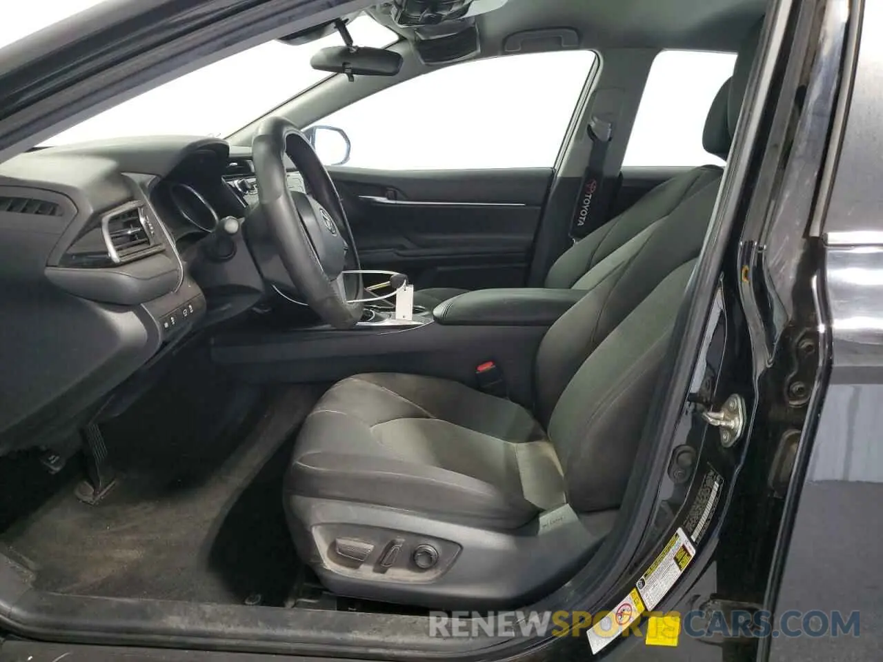 7 fotografías del automóvil dañado 4T1B11HK2KU763923 TOYOTA CAMRY 2019
