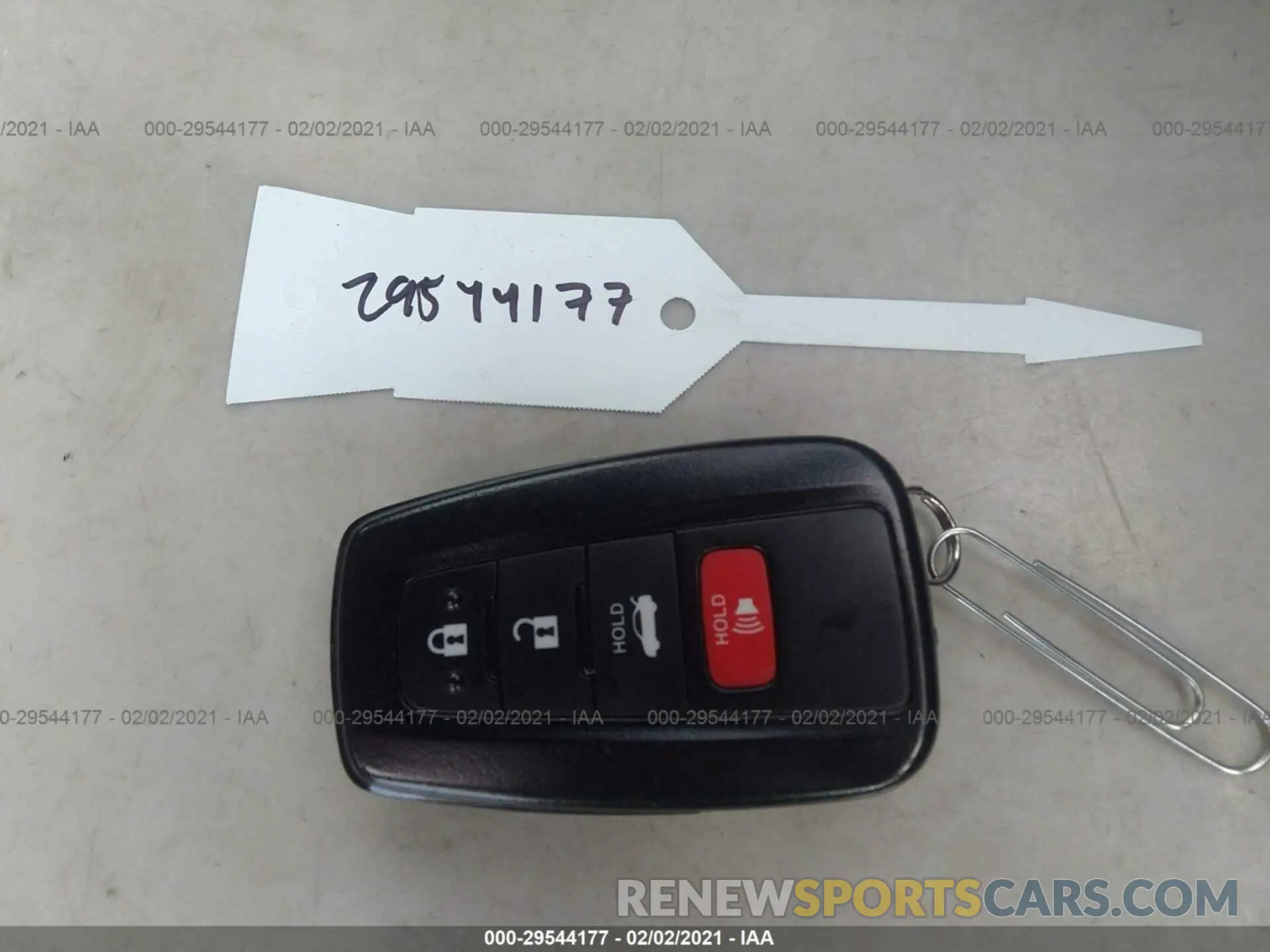 11 fotografías del automóvil dañado 4T1B11HK2KU766367 TOYOTA CAMRY 2019