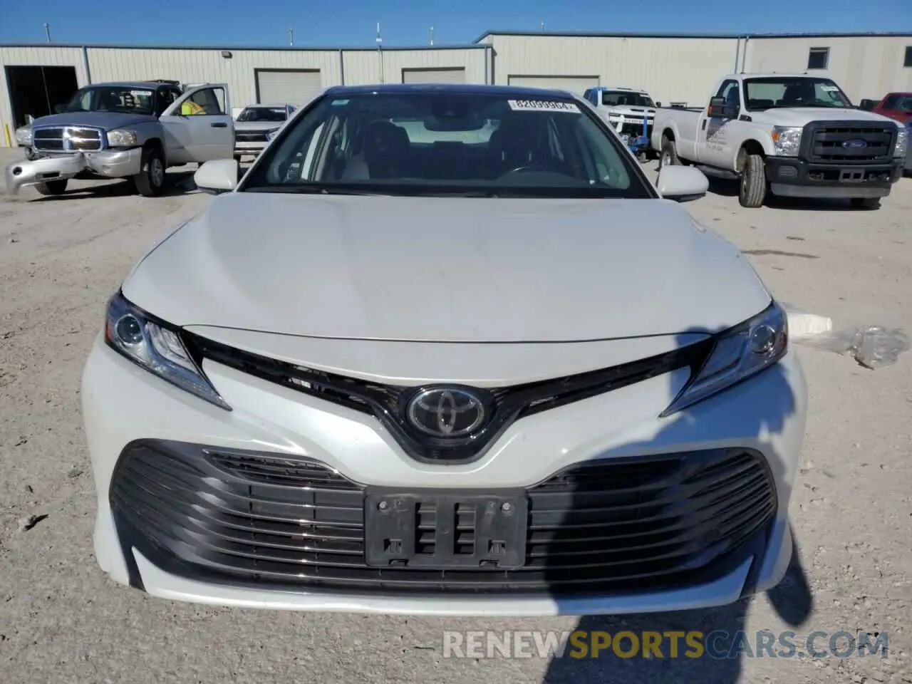 5 fotografías del automóvil dañado 4T1B11HK2KU766823 TOYOTA CAMRY 2019