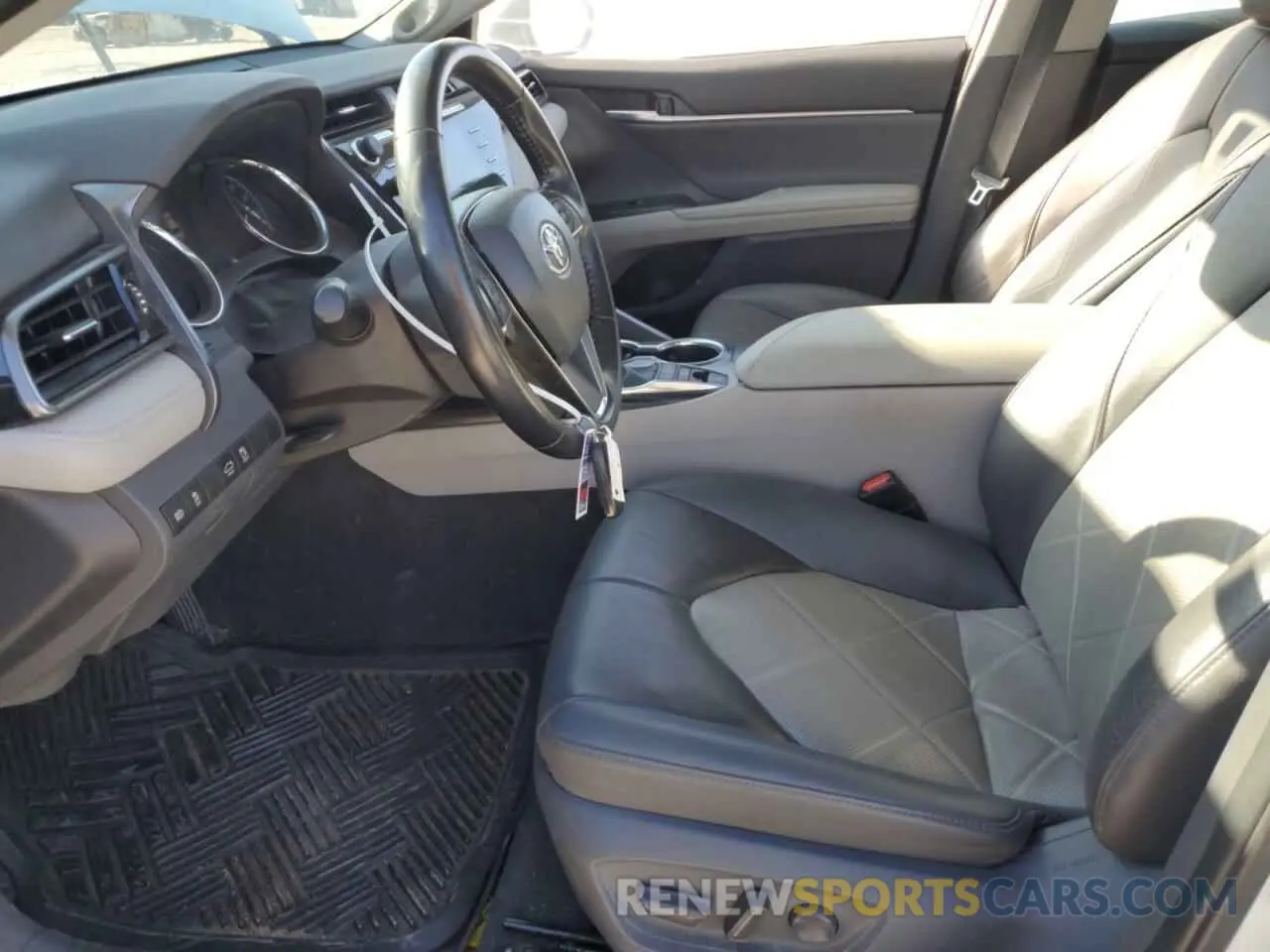 7 fotografías del automóvil dañado 4T1B11HK2KU766823 TOYOTA CAMRY 2019