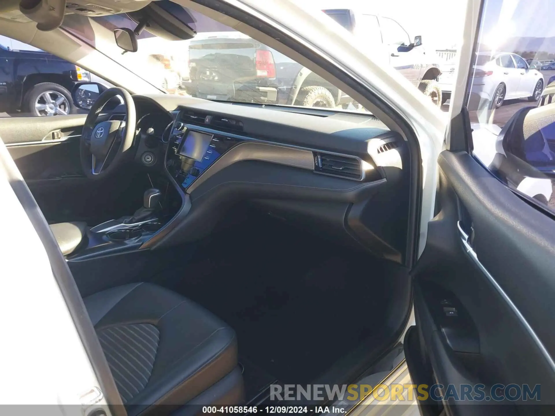 5 fotografías del automóvil dañado 4T1B11HK2KU778826 TOYOTA CAMRY 2019