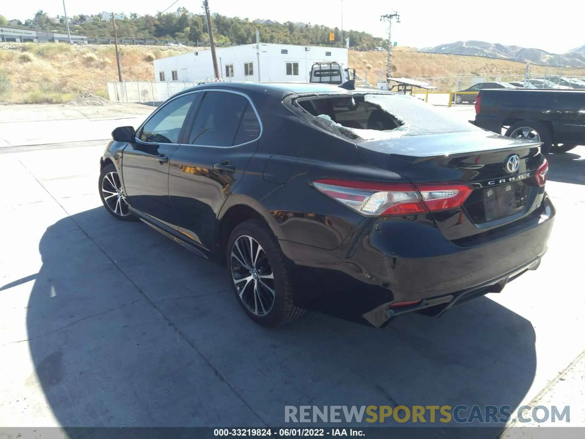 3 fotografías del automóvil dañado 4T1B11HK2KU784884 TOYOTA CAMRY 2019