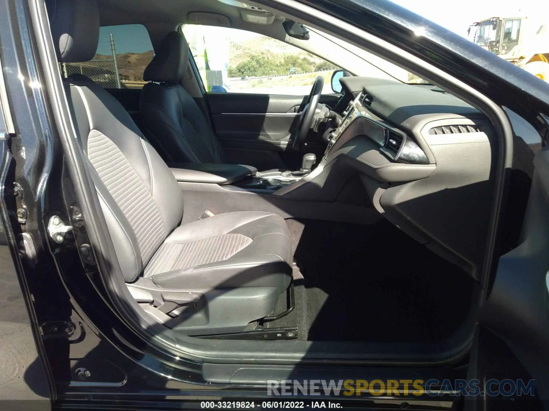 5 fotografías del automóvil dañado 4T1B11HK2KU784884 TOYOTA CAMRY 2019