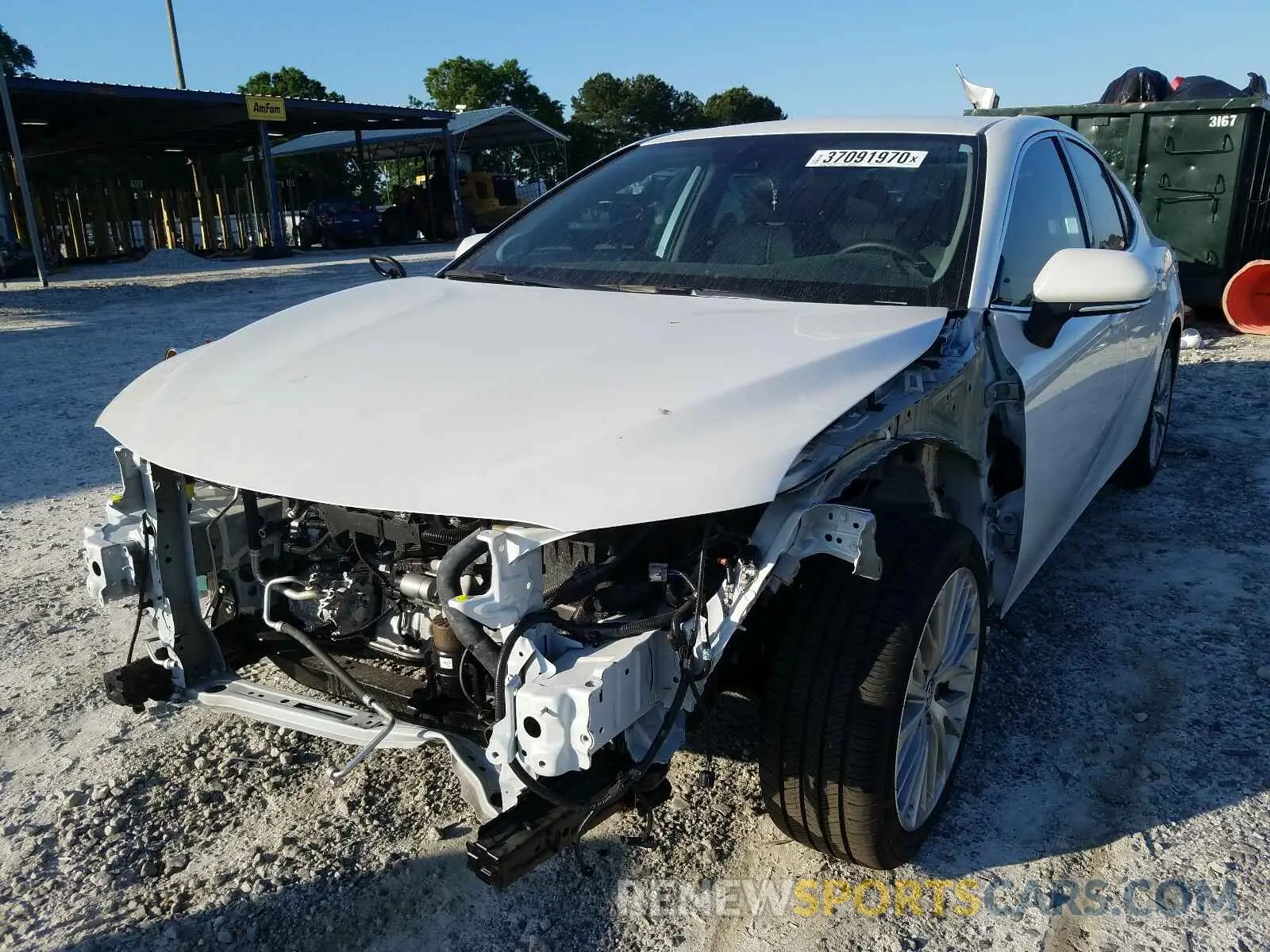 2 fotografías del automóvil dañado 4T1B11HK2KU785744 TOYOTA CAMRY 2019