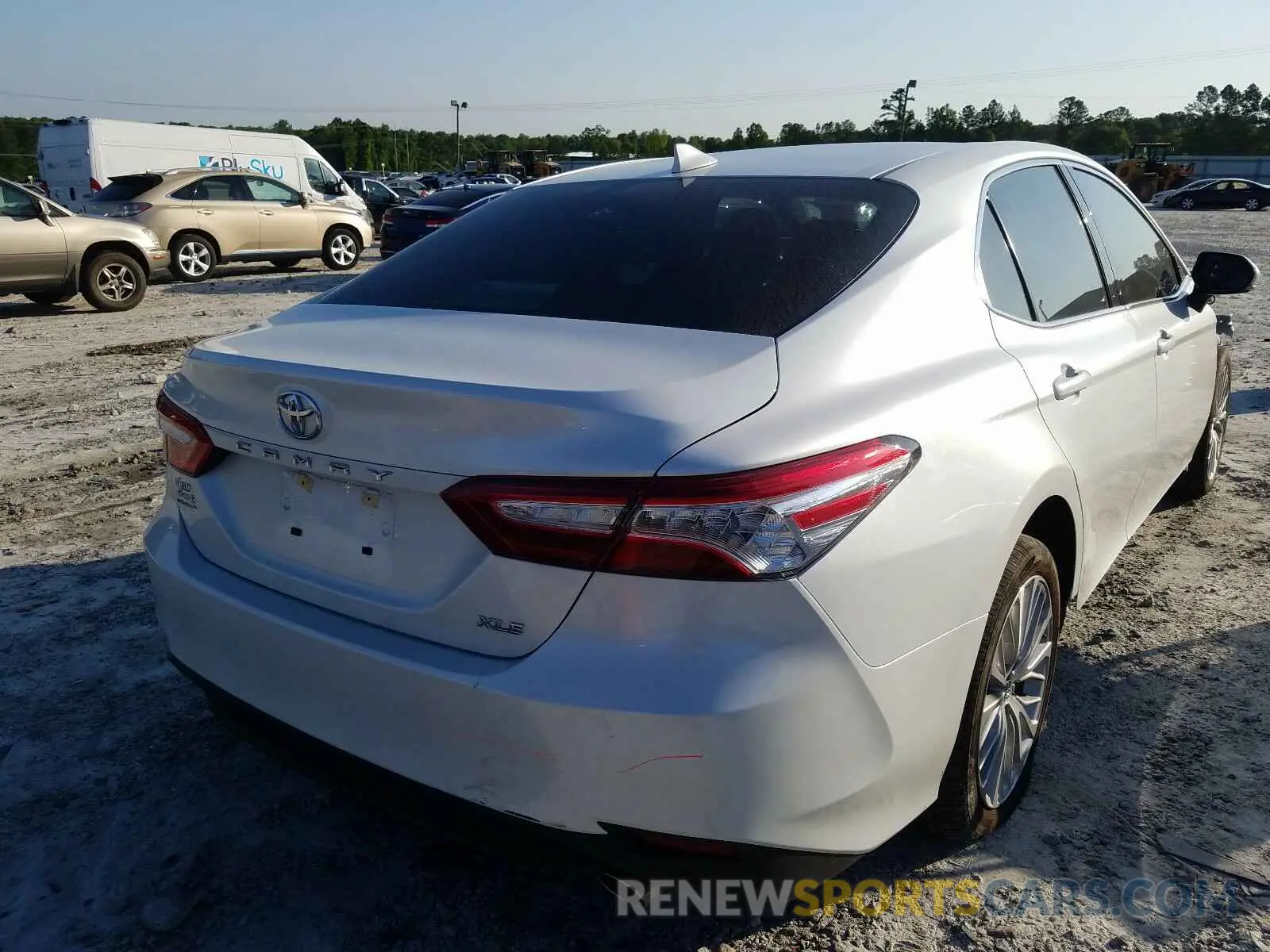 4 fotografías del automóvil dañado 4T1B11HK2KU785744 TOYOTA CAMRY 2019