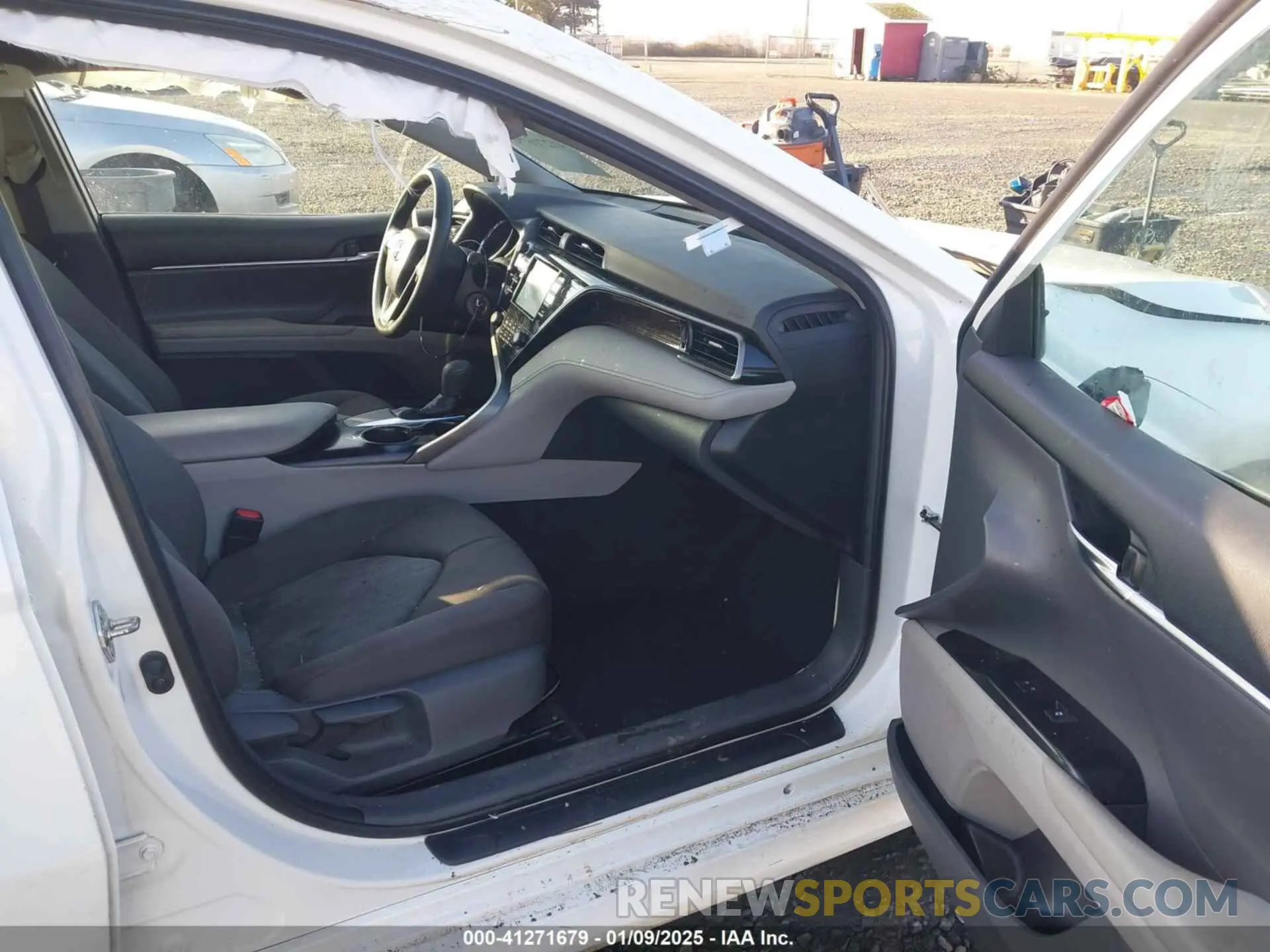 5 fotografías del automóvil dañado 4T1B11HK2KU791656 TOYOTA CAMRY 2019