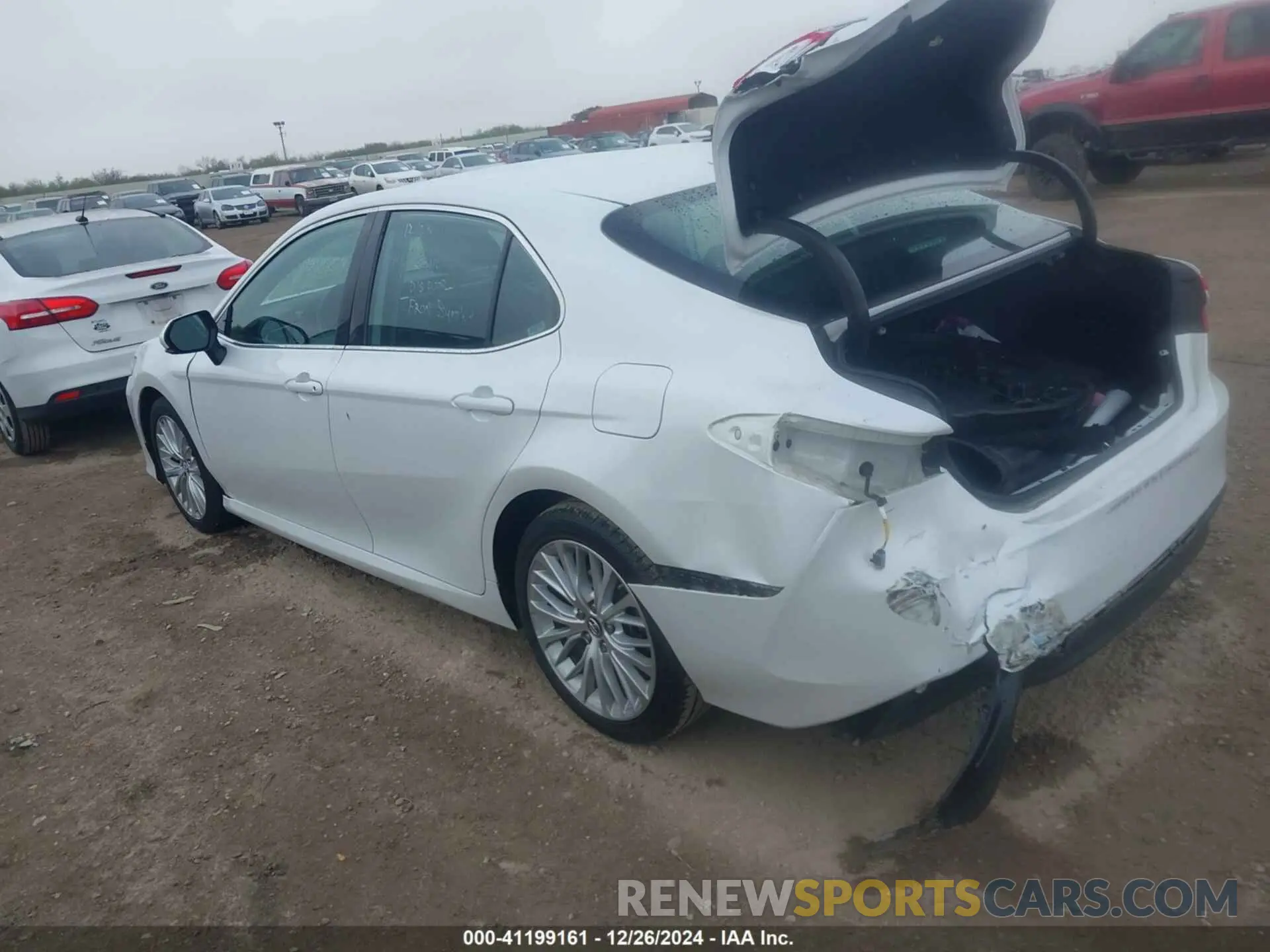 3 fotografías del automóvil dañado 4T1B11HK2KU802090 TOYOTA CAMRY 2019