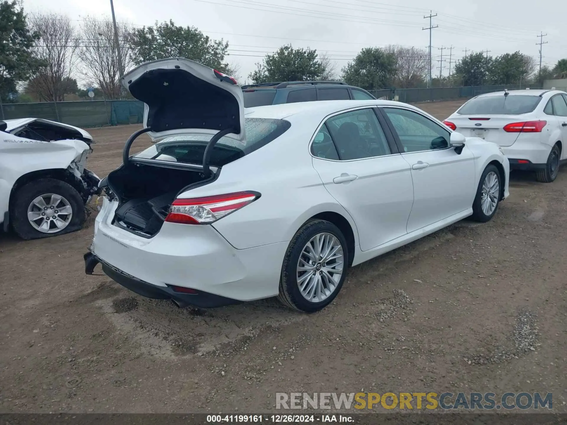 4 fotografías del automóvil dañado 4T1B11HK2KU802090 TOYOTA CAMRY 2019