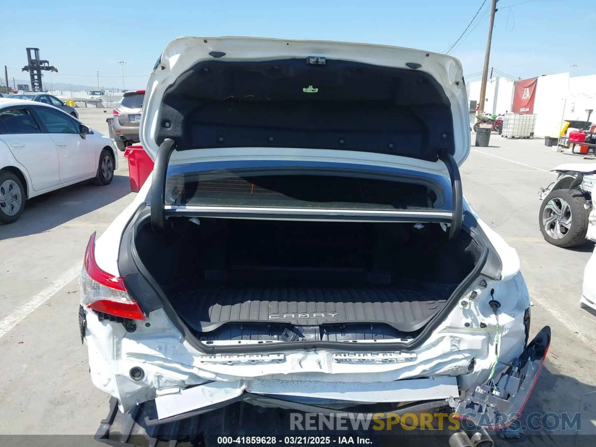 17 fotografías del automóvil dañado 4T1B11HK2KU804101 TOYOTA CAMRY 2019