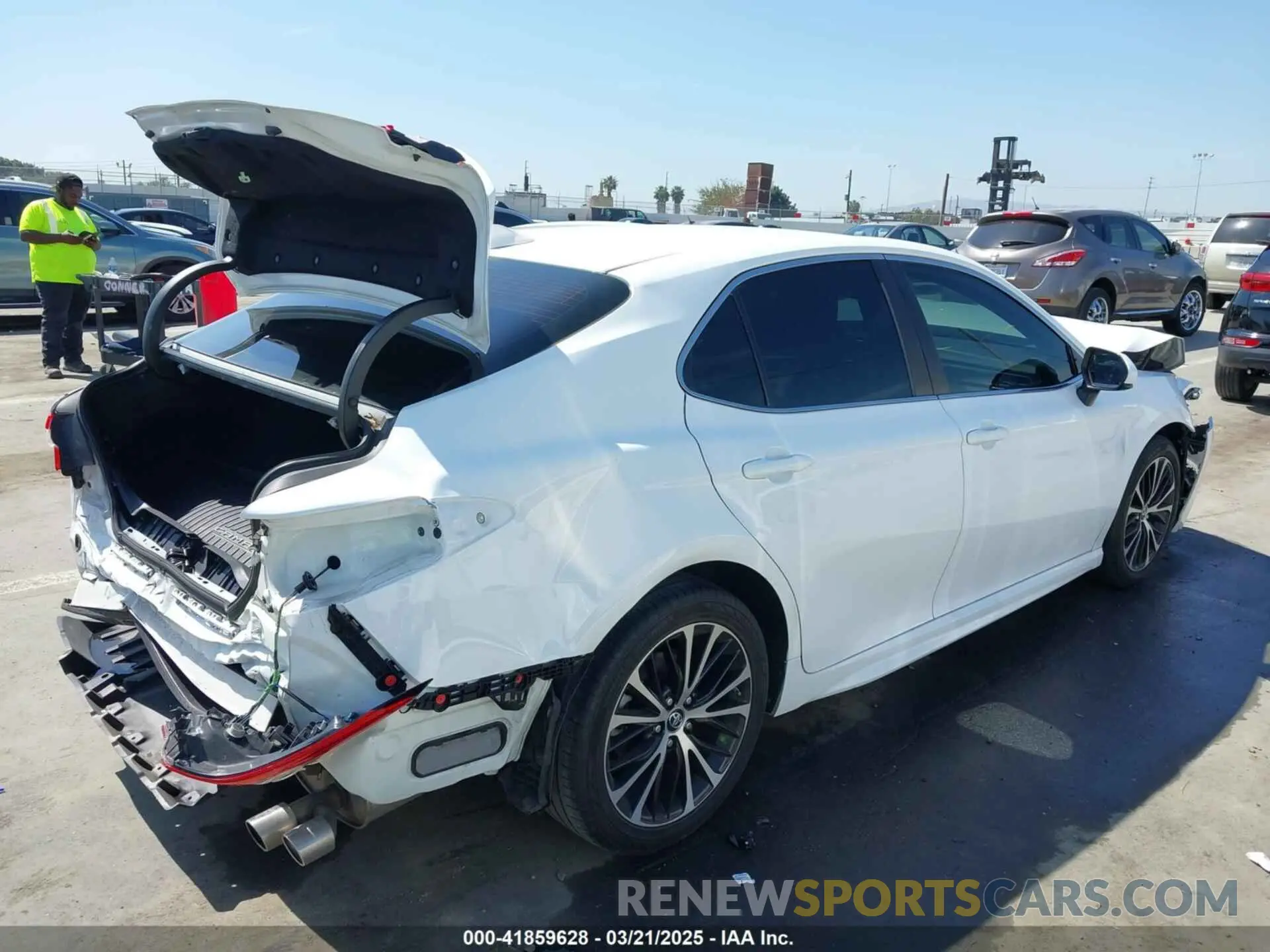 4 fotografías del automóvil dañado 4T1B11HK2KU804101 TOYOTA CAMRY 2019