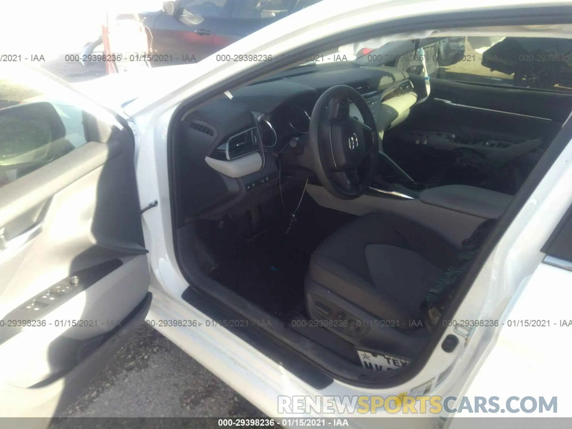 5 fotografías del automóvil dañado 4T1B11HK2KU814076 TOYOTA CAMRY 2019