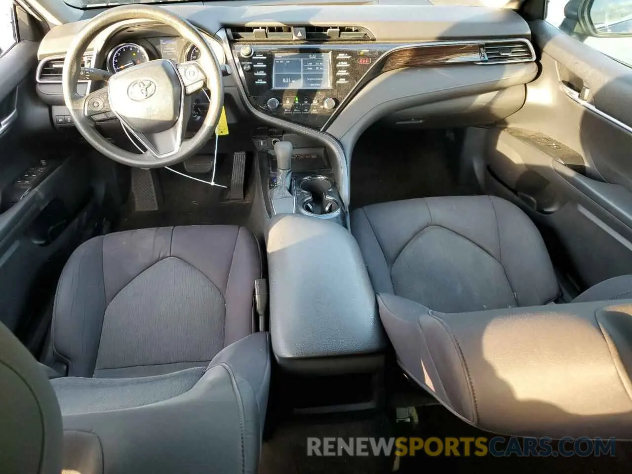 8 fotografías del automóvil dañado 4T1B11HK2KU824901 TOYOTA CAMRY 2019