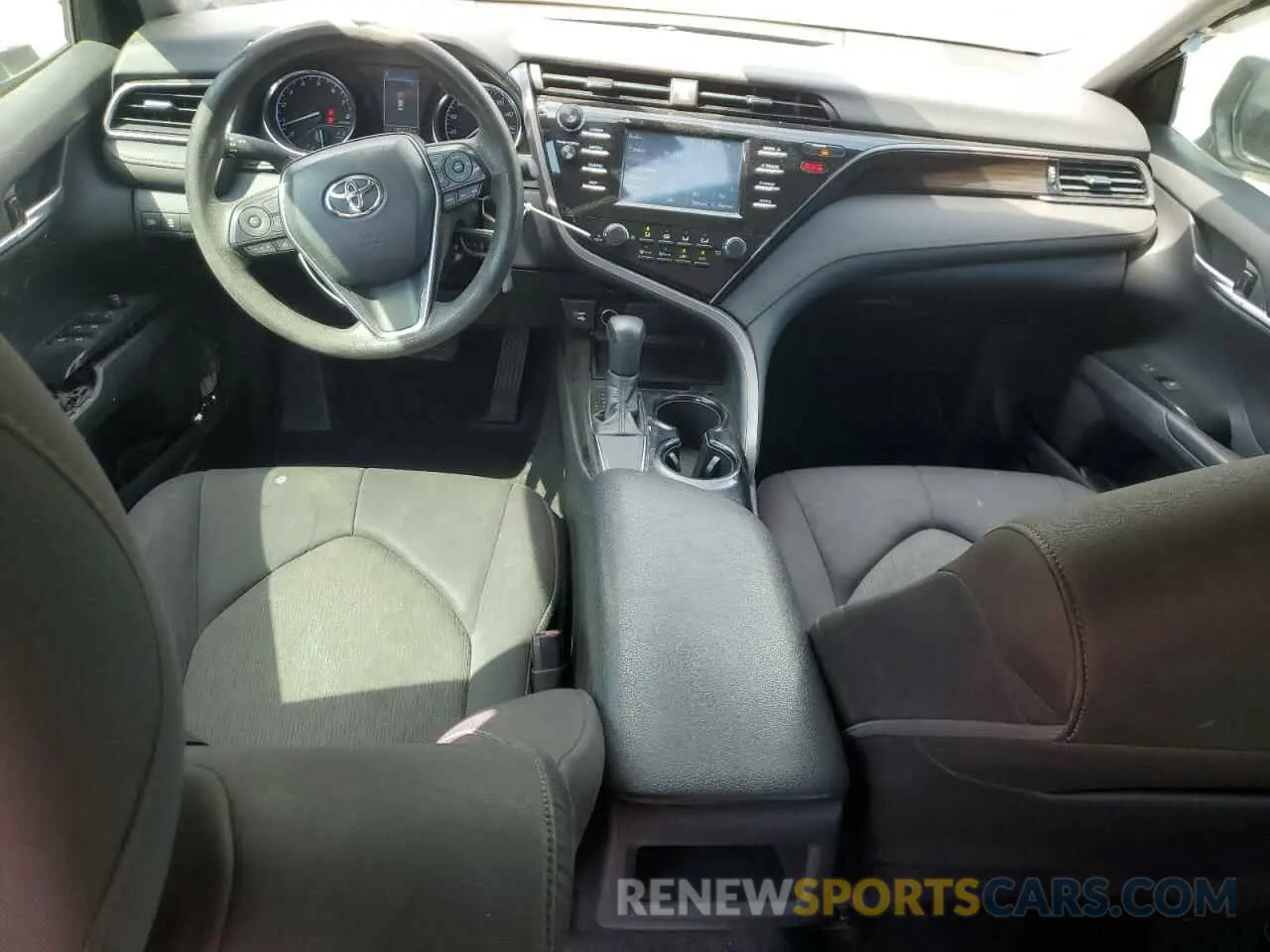 8 fotografías del automóvil dañado 4T1B11HK2KU831024 TOYOTA CAMRY 2019
