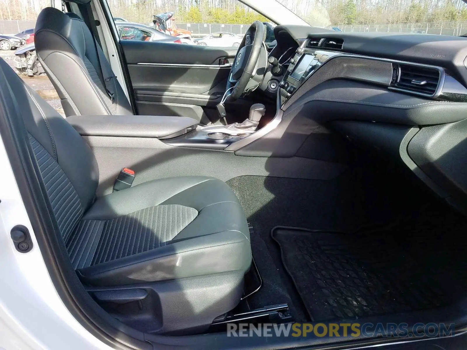 5 fotografías del automóvil dañado 4T1B11HK2KU838040 TOYOTA CAMRY 2019