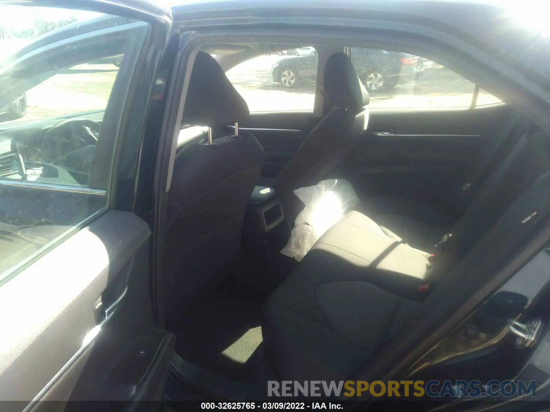8 fotografías del automóvil dañado 4T1B11HK2KU848955 TOYOTA CAMRY 2019
