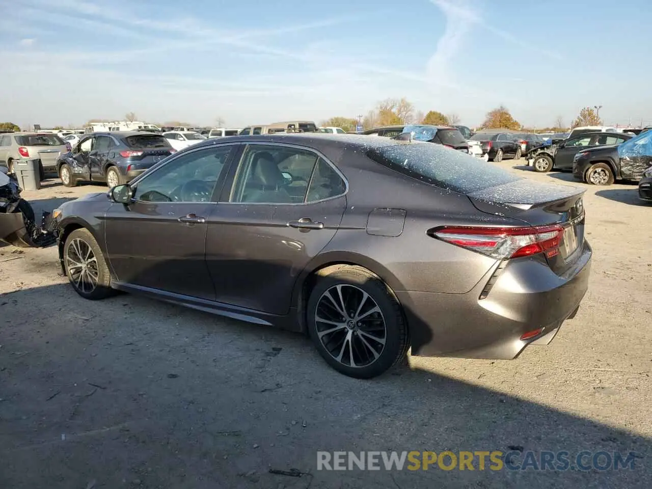 2 fotografías del automóvil dañado 4T1B11HK2KU852424 TOYOTA CAMRY 2019