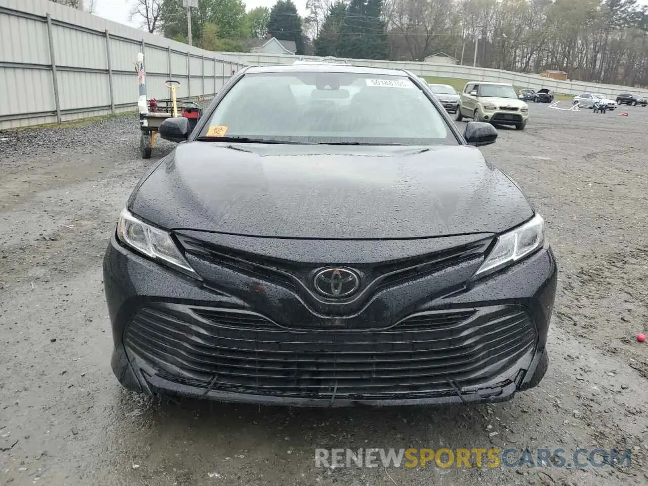 5 fotografías del automóvil dañado 4T1B11HK2KU852827 TOYOTA CAMRY 2019