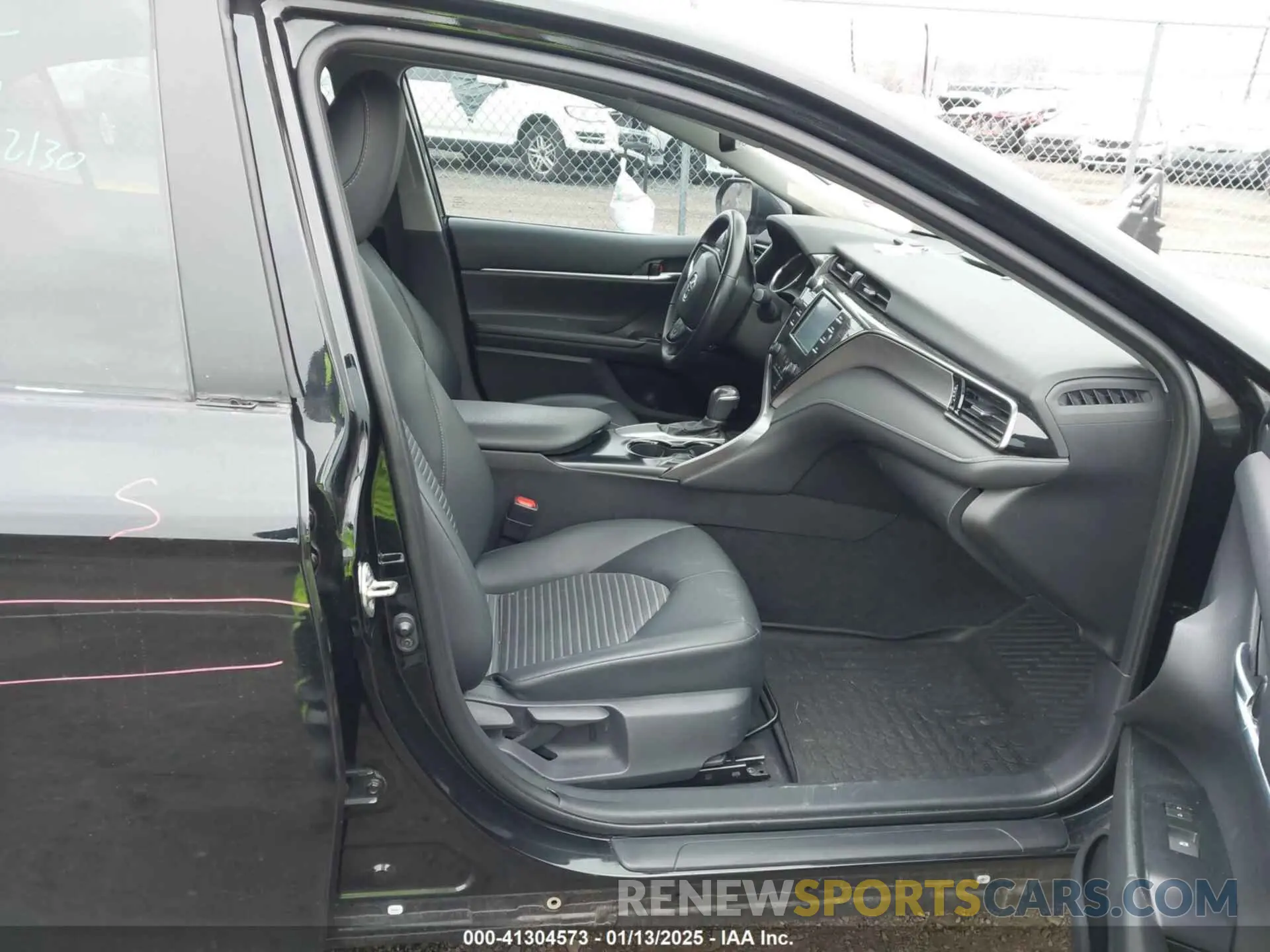 5 fotografías del automóvil dañado 4T1B11HK2KU853136 TOYOTA CAMRY 2019