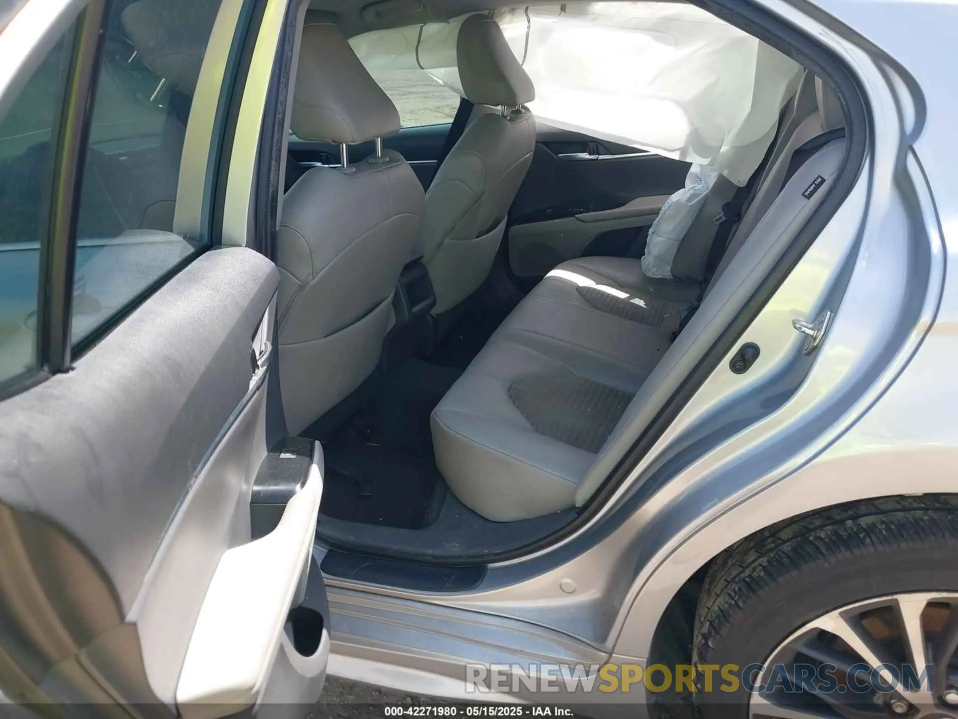 8 fotografías del automóvil dañado 4T1B11HK2KU853217 TOYOTA CAMRY 2019