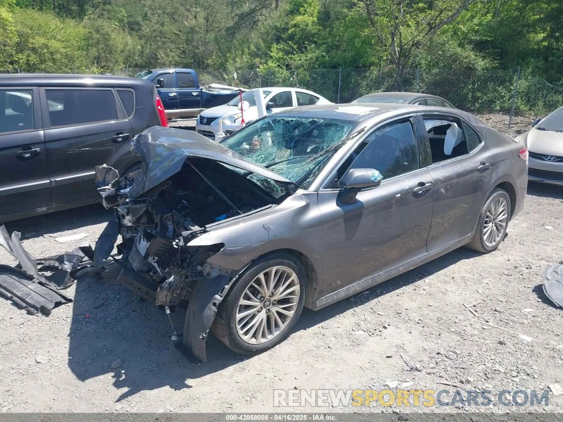 2 fotografías del automóvil dañado 4T1B11HK3KU163623 TOYOTA CAMRY 2019