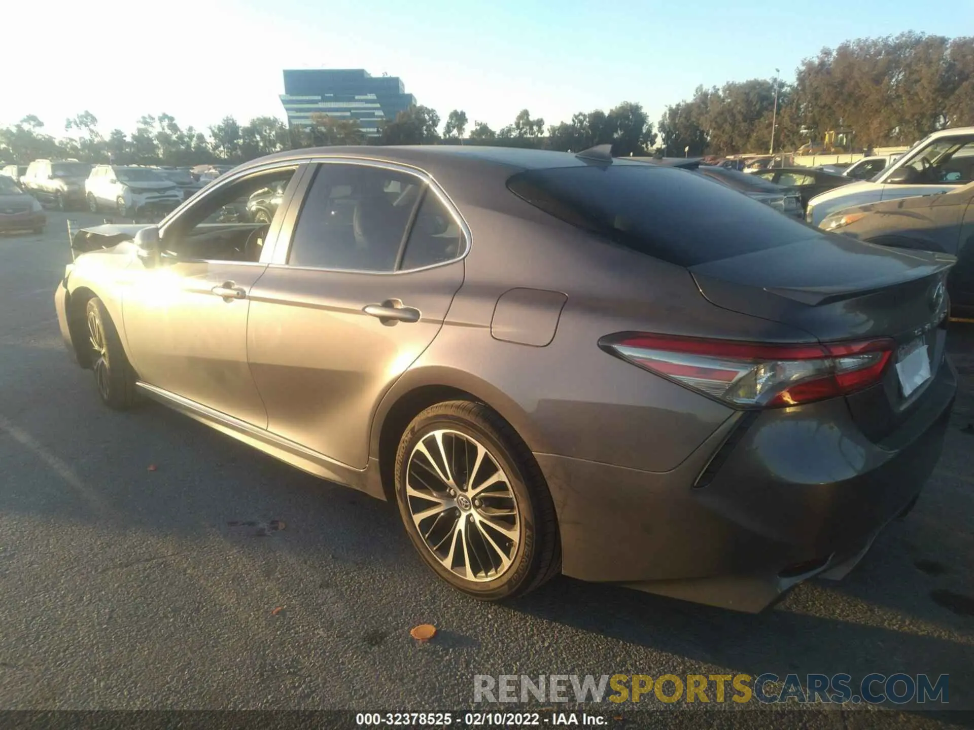 3 fotografías del automóvil dañado 4T1B11HK3KU165484 TOYOTA CAMRY 2019