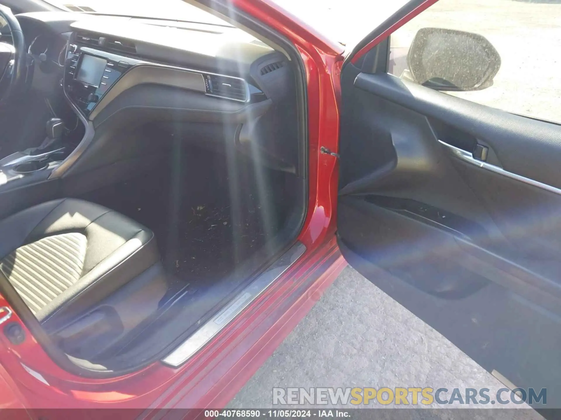 5 fotografías del automóvil dañado 4T1B11HK3KU166621 TOYOTA CAMRY 2019