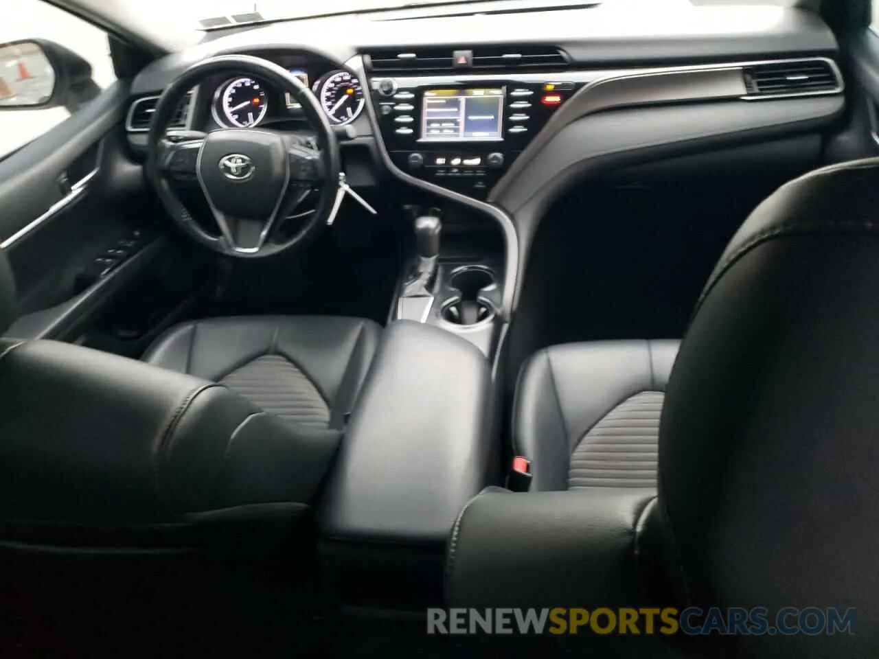 8 fotografías del automóvil dañado 4T1B11HK3KU171964 TOYOTA CAMRY 2019