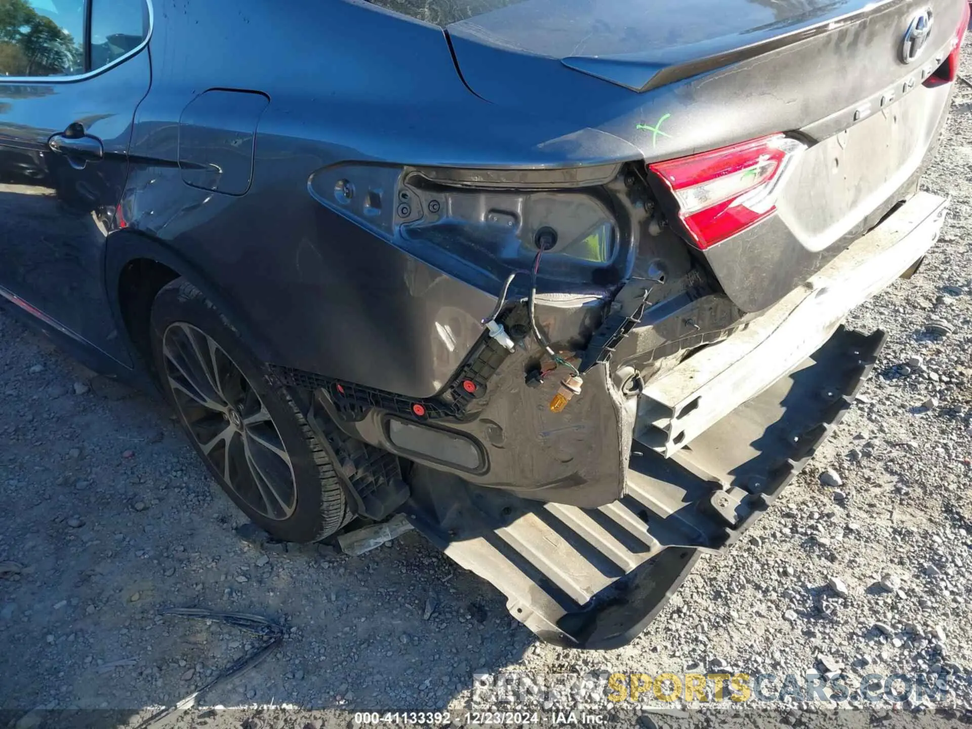 19 fotografías del automóvil dañado 4T1B11HK3KU180566 TOYOTA CAMRY 2019