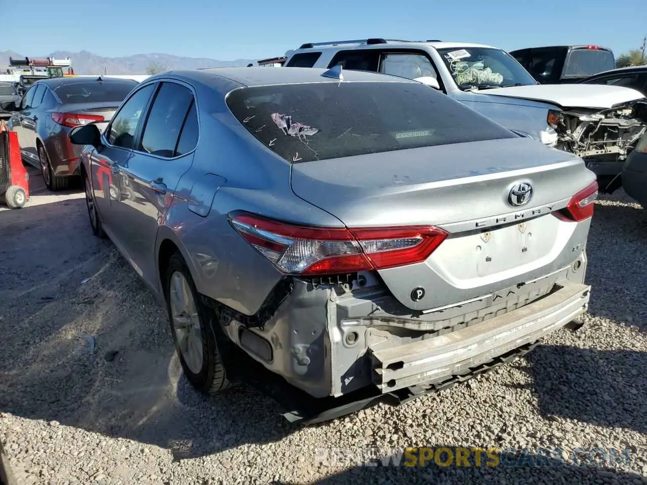 2 fotografías del automóvil dañado 4T1B11HK3KU185055 TOYOTA CAMRY 2019