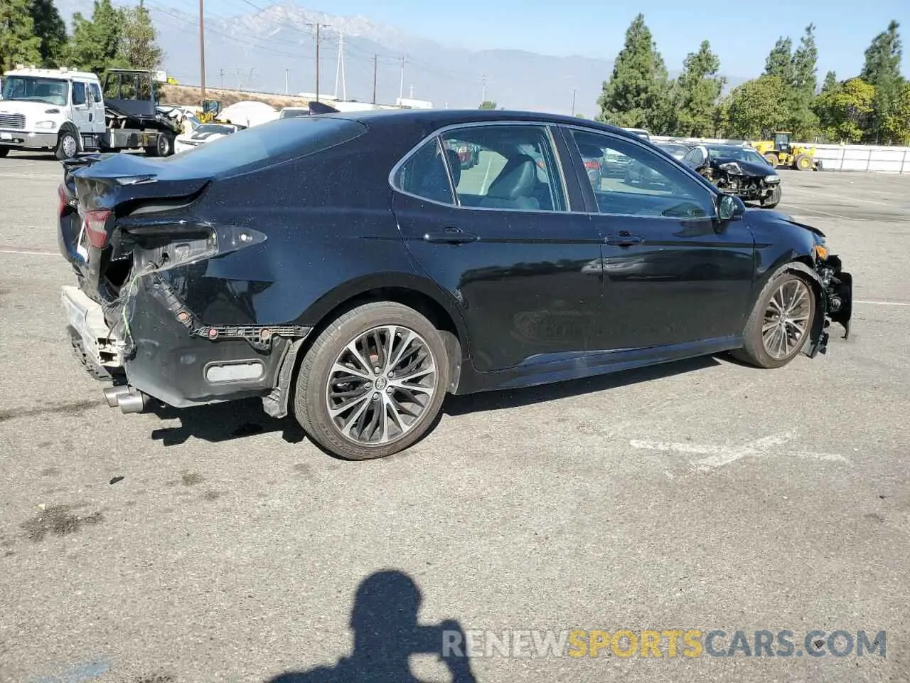 3 fotografías del automóvil dañado 4T1B11HK3KU186089 TOYOTA CAMRY 2019