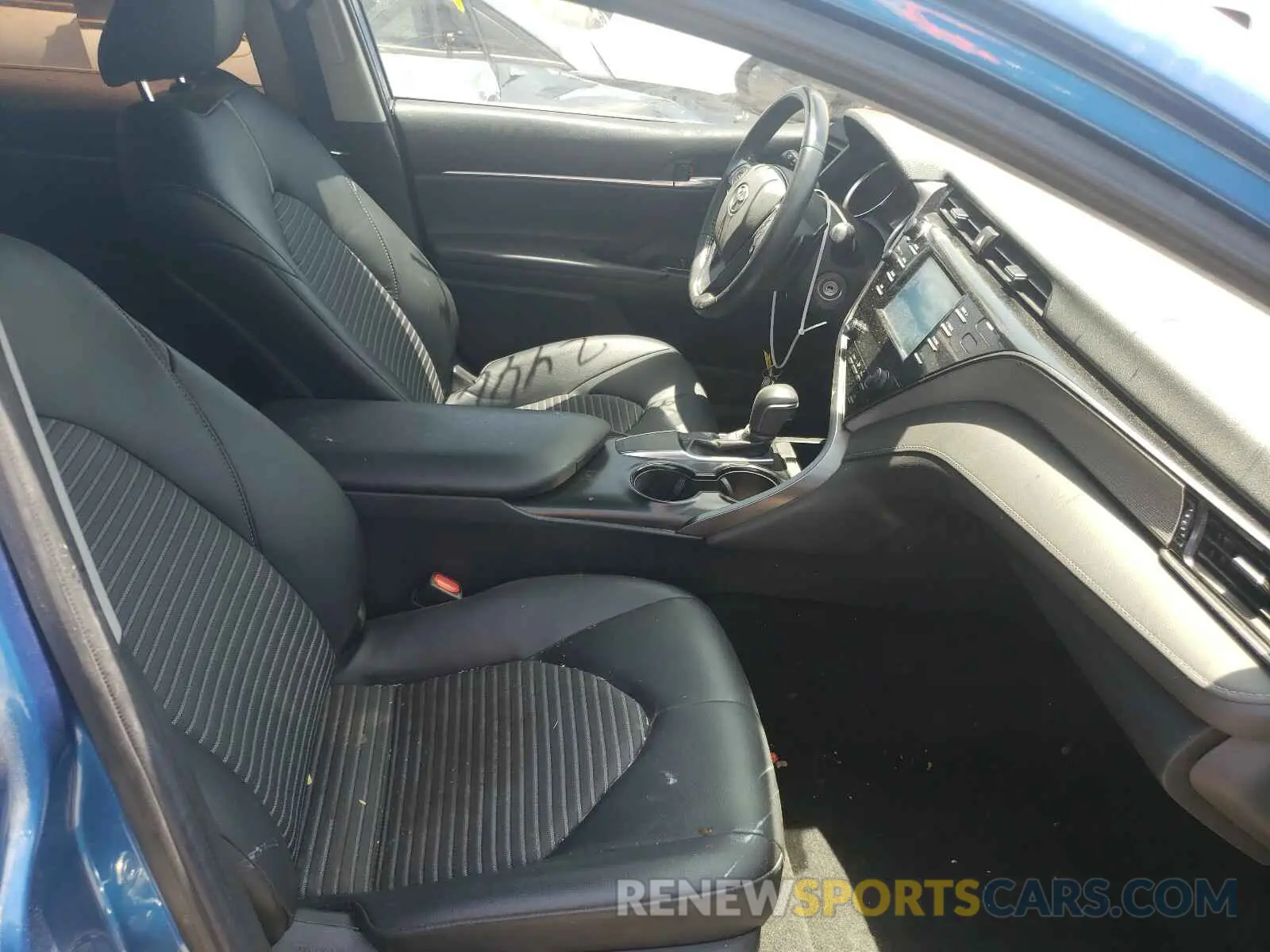 5 fotografías del automóvil dañado 4T1B11HK3KU196895 TOYOTA CAMRY 2019