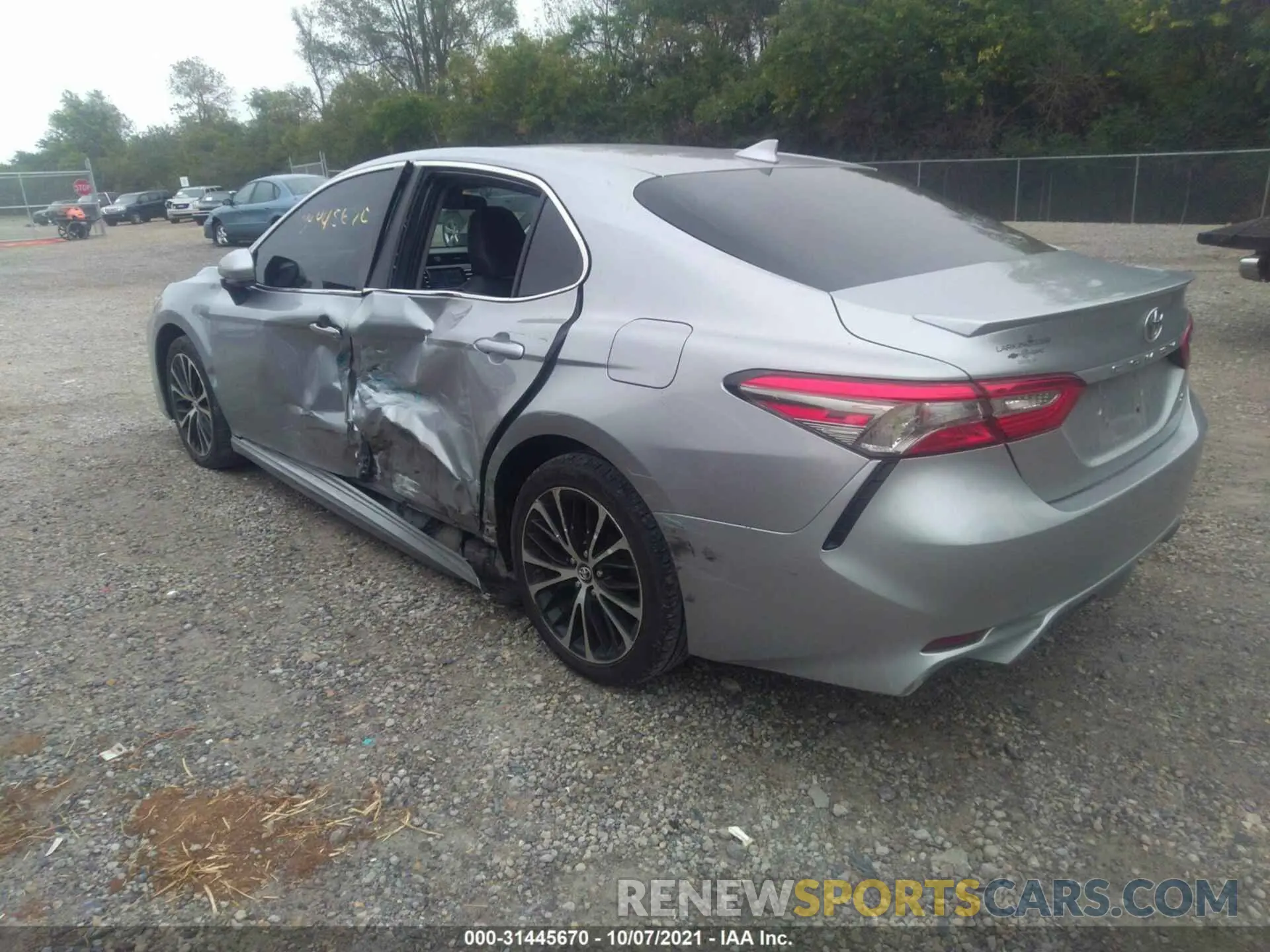 3 fotografías del automóvil dañado 4T1B11HK3KU204834 TOYOTA CAMRY 2019