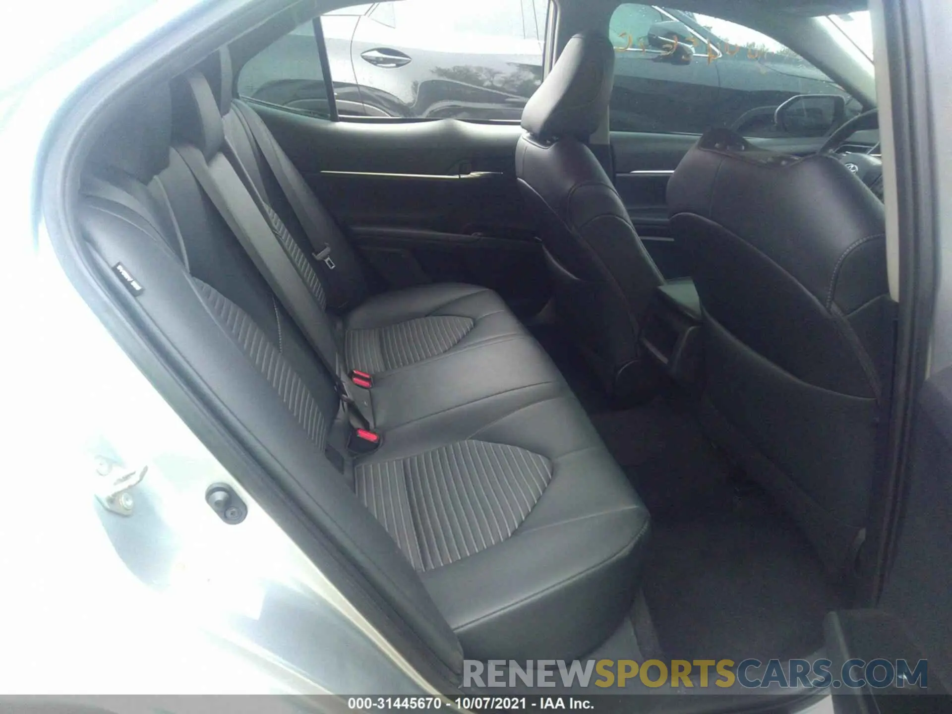 8 fotografías del automóvil dañado 4T1B11HK3KU204834 TOYOTA CAMRY 2019