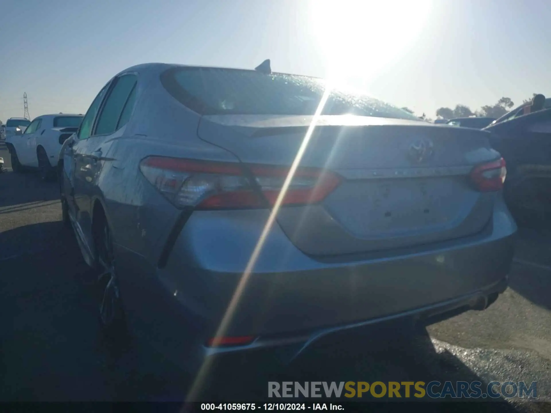 3 fotografías del automóvil dañado 4T1B11HK3KU212156 TOYOTA CAMRY 2019