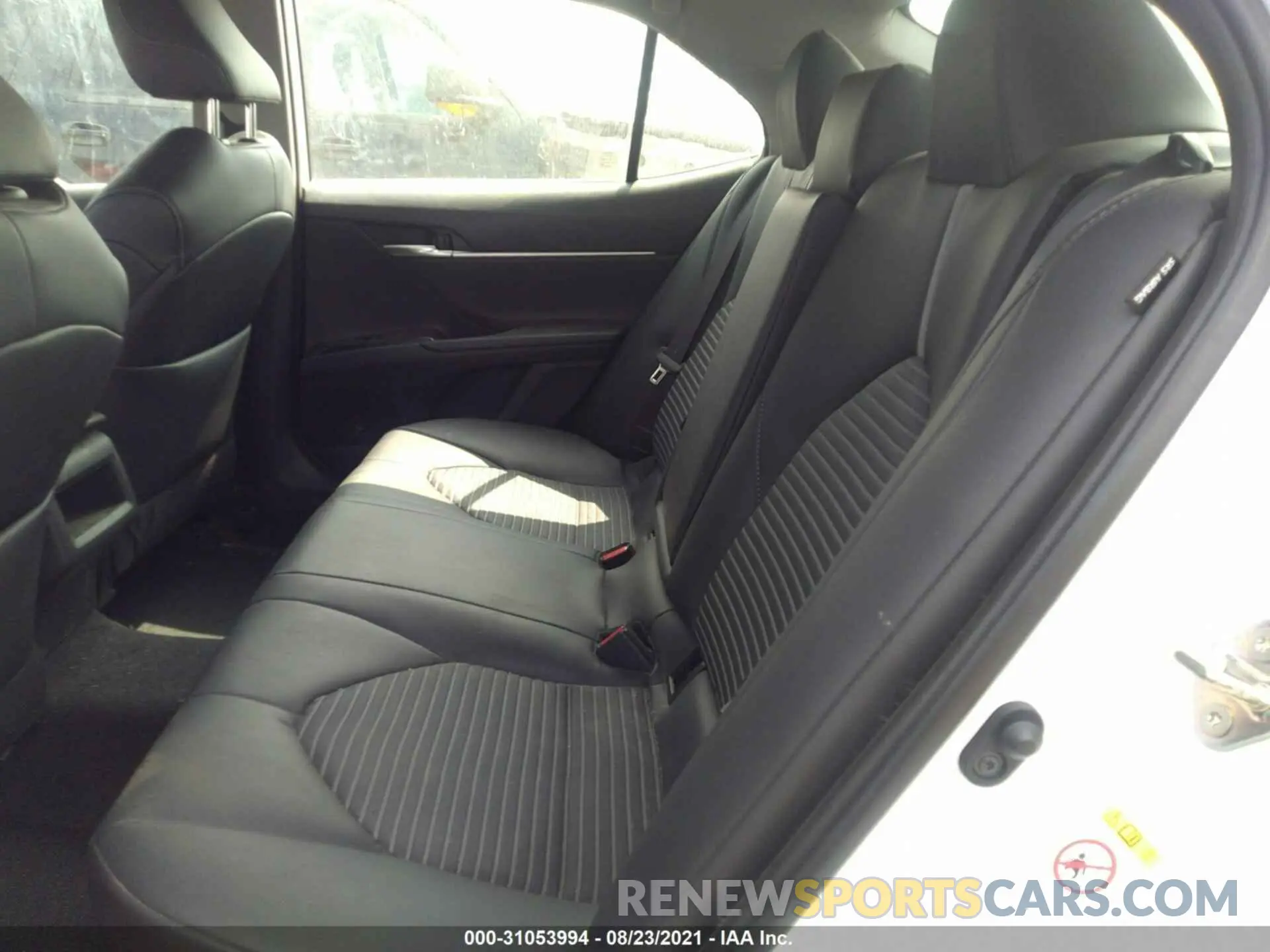 8 fotografías del automóvil dañado 4T1B11HK3KU215980 TOYOTA CAMRY 2019
