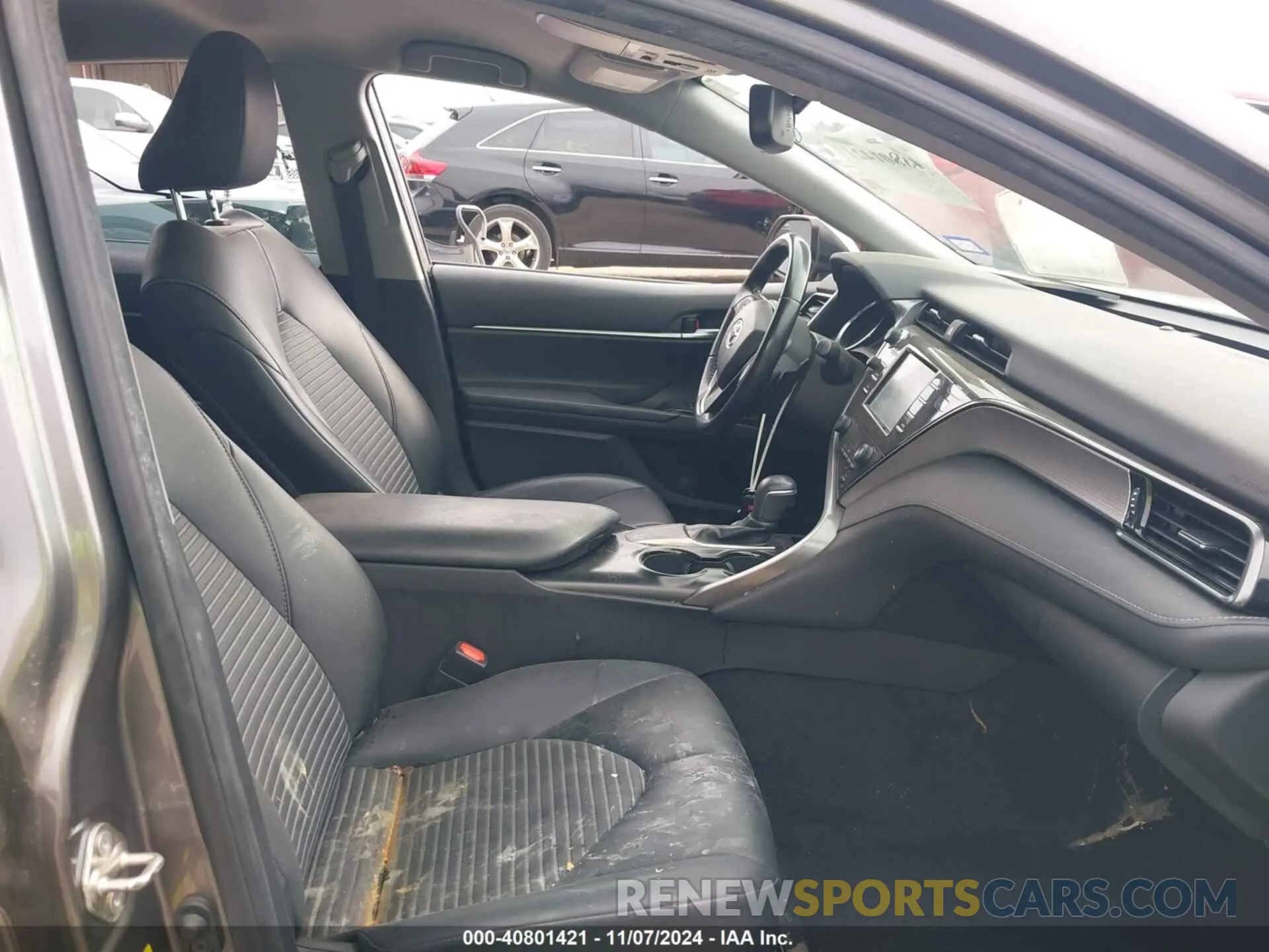 5 fotografías del automóvil dañado 4T1B11HK3KU216465 TOYOTA CAMRY 2019