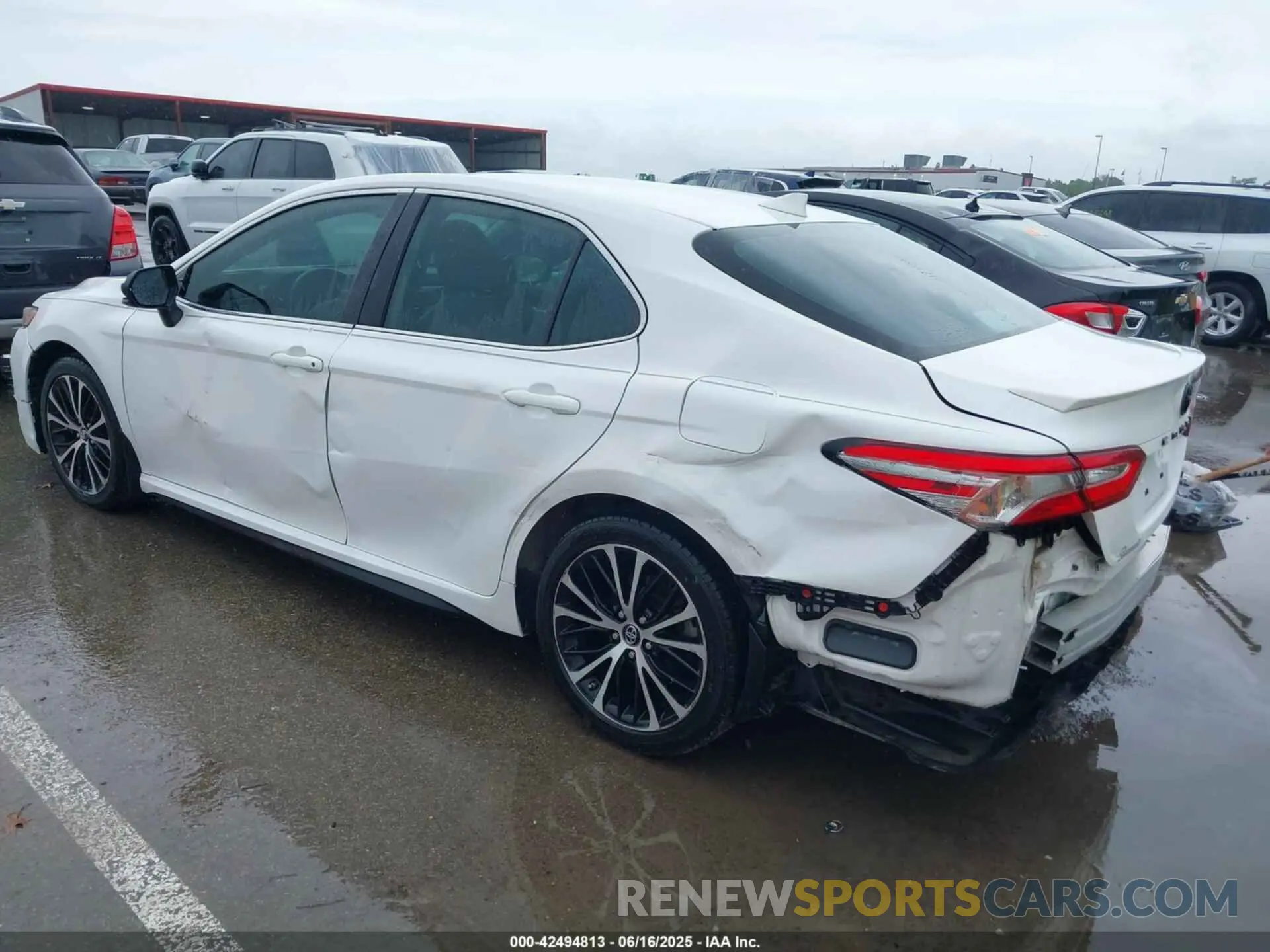 3 fotografías del automóvil dañado 4T1B11HK3KU221939 TOYOTA CAMRY 2019